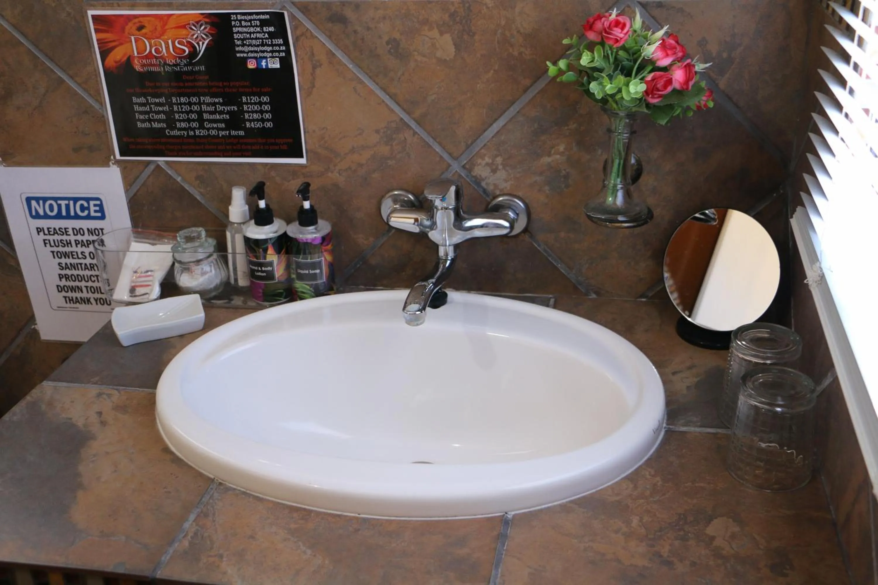 Bathroom in Daisy Country Lodge