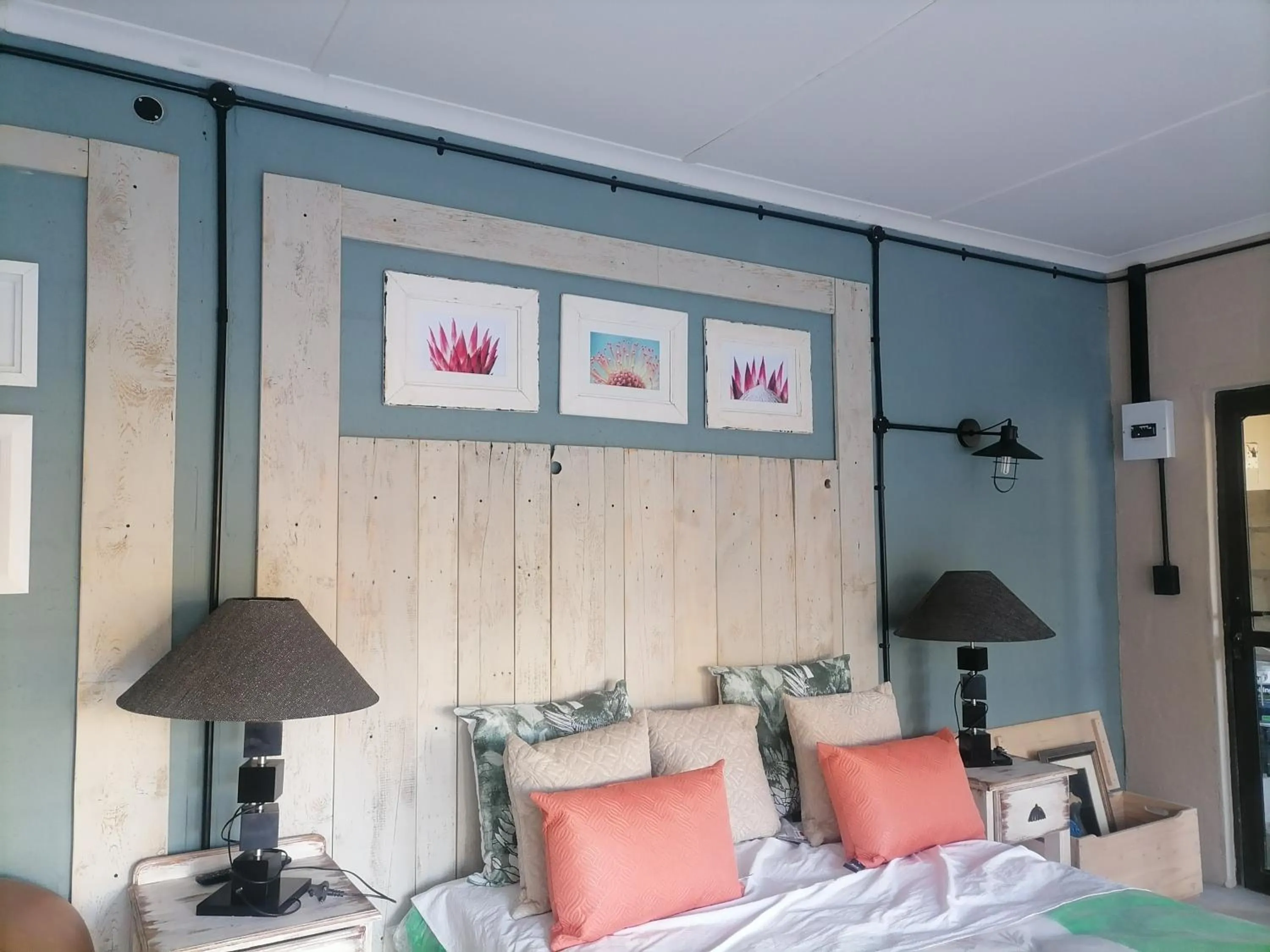 Bed in Daisy Country Lodge