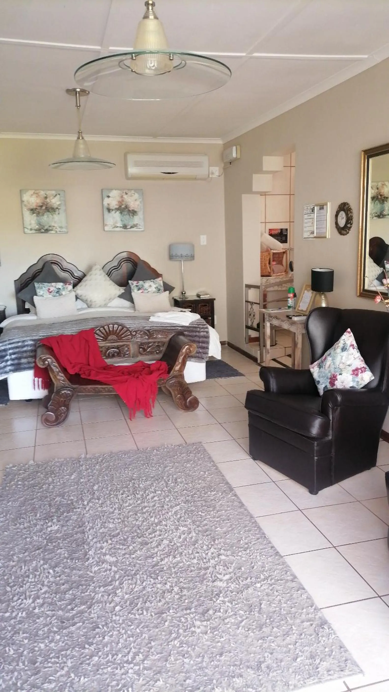 Bed in Daisy Country Lodge