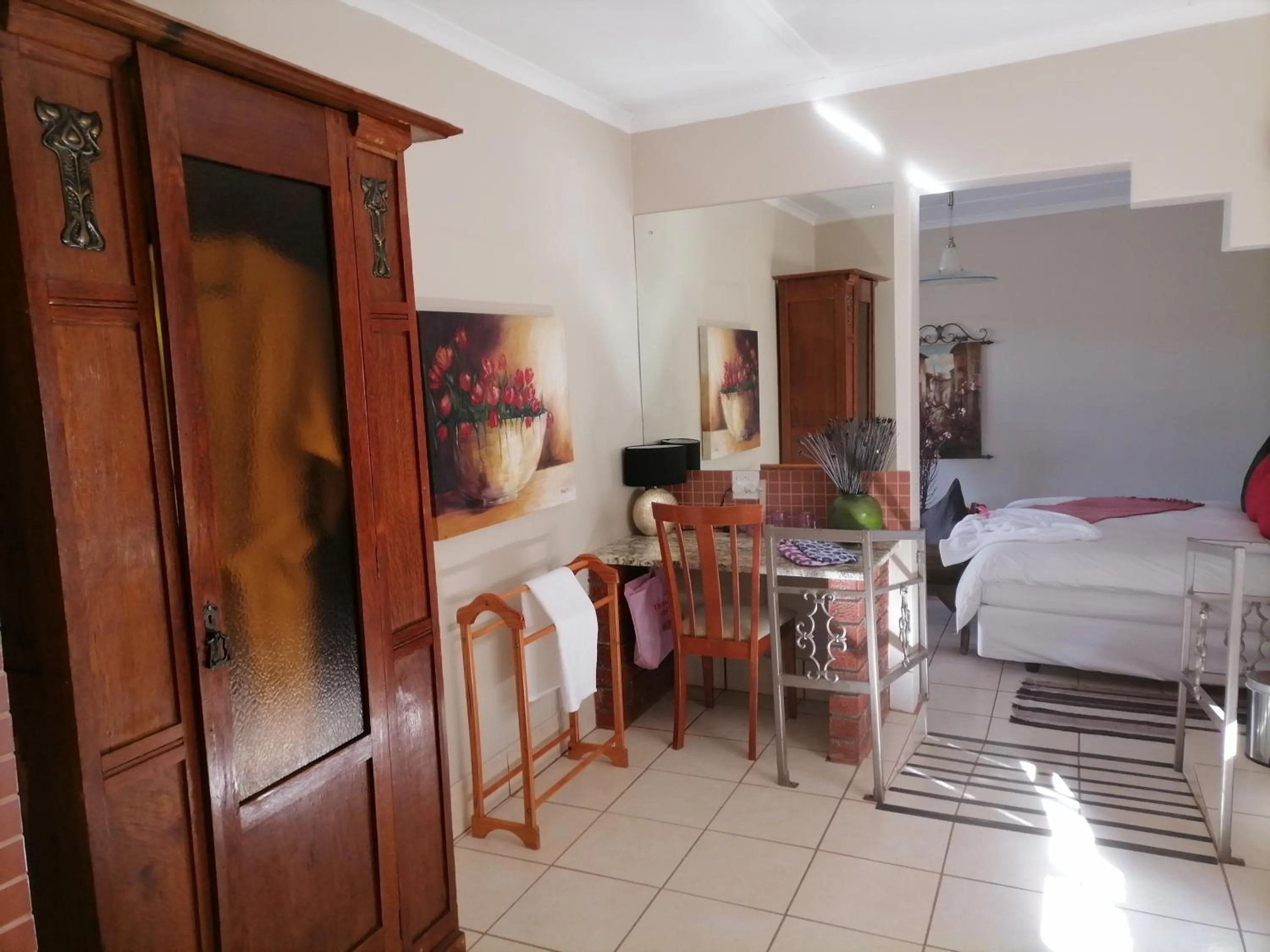 hair dresser, Bed in Daisy Country Lodge