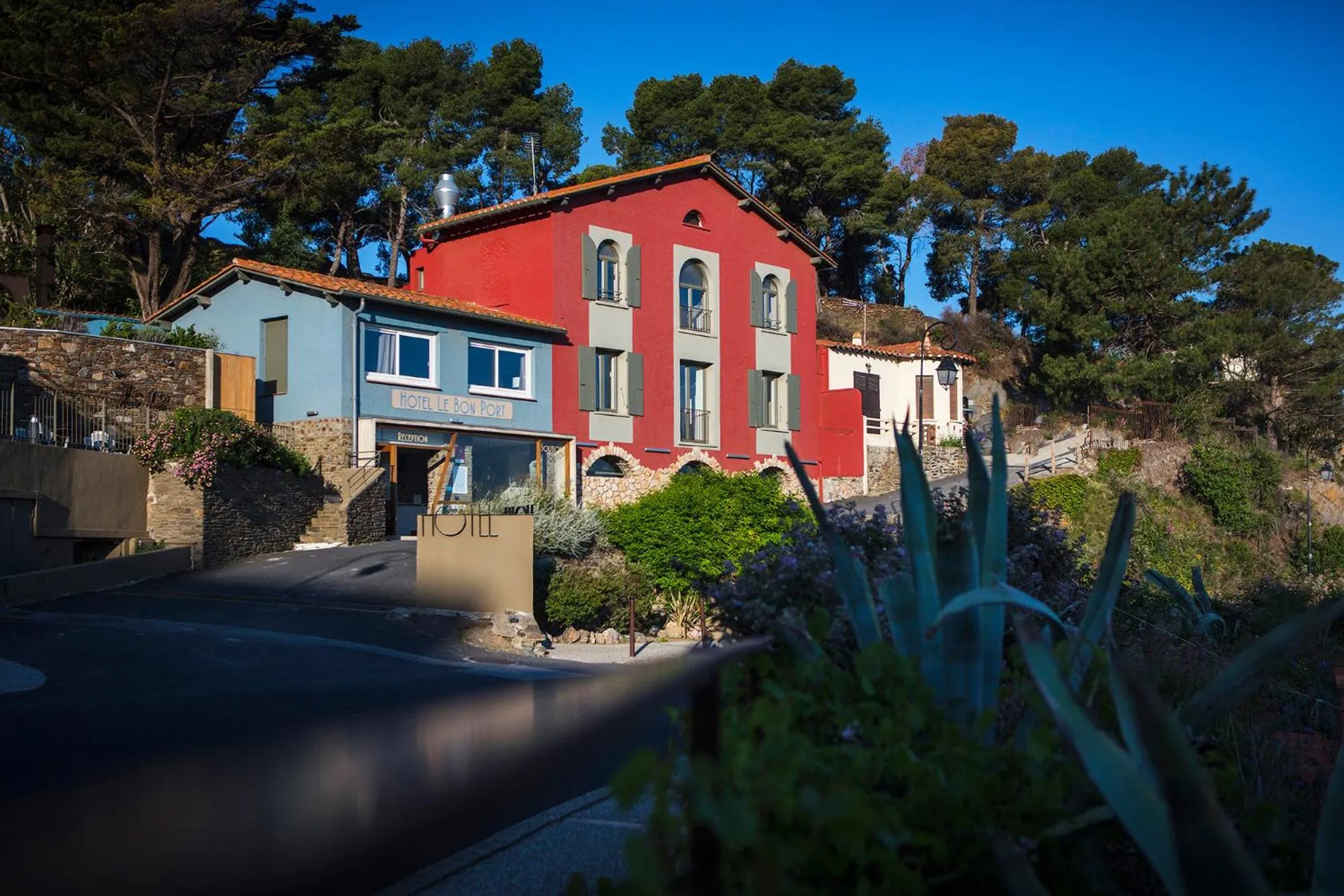 Property building in Hotel Le Bon Port