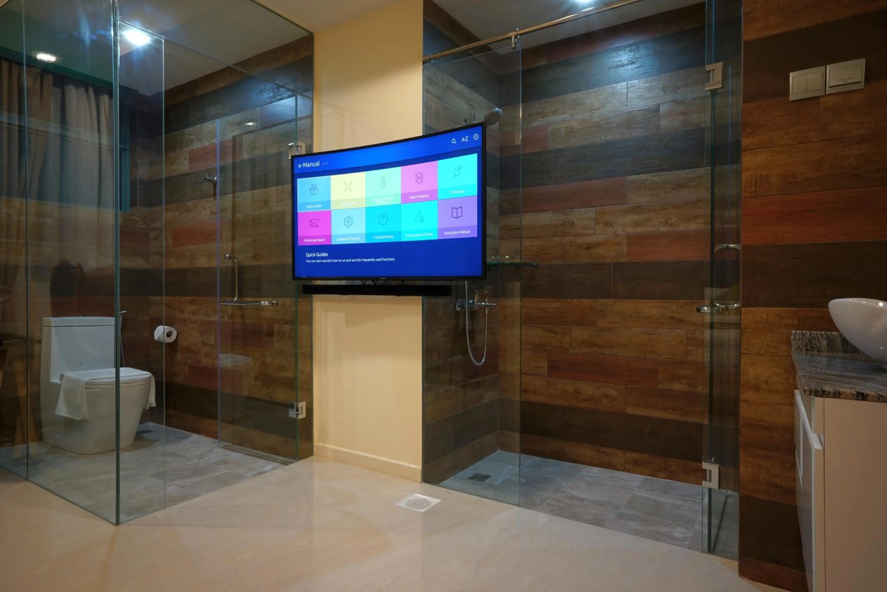 Shower in five6 Hotel Splendour