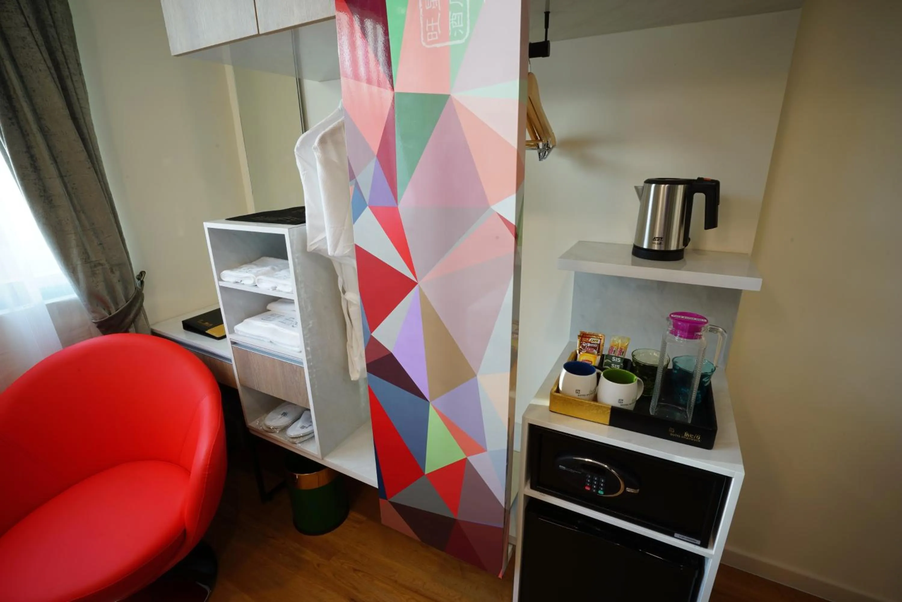 Coffee/tea facilities in five6 Hotel Splendour