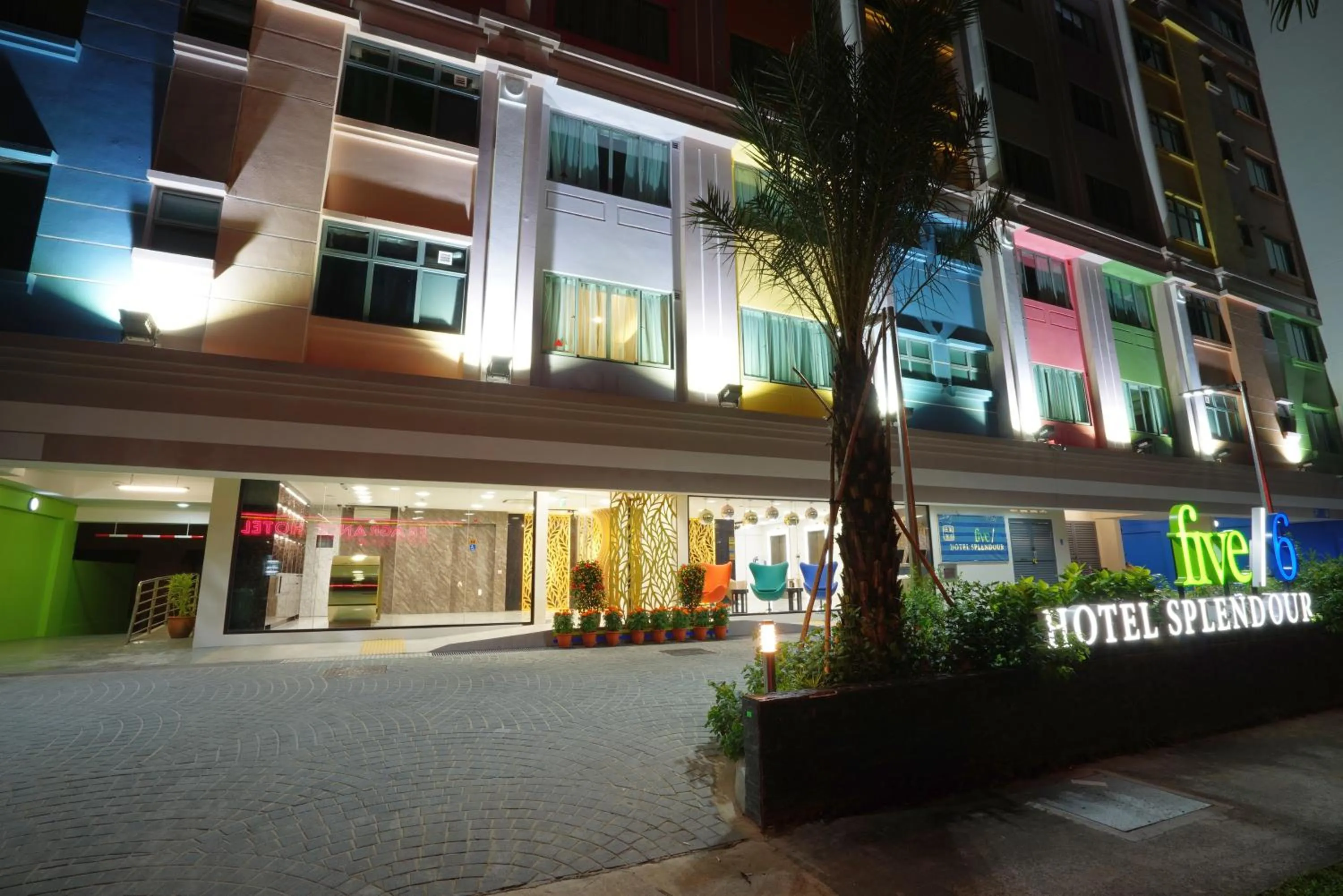 Facade/entrance in five6 Hotel Splendour