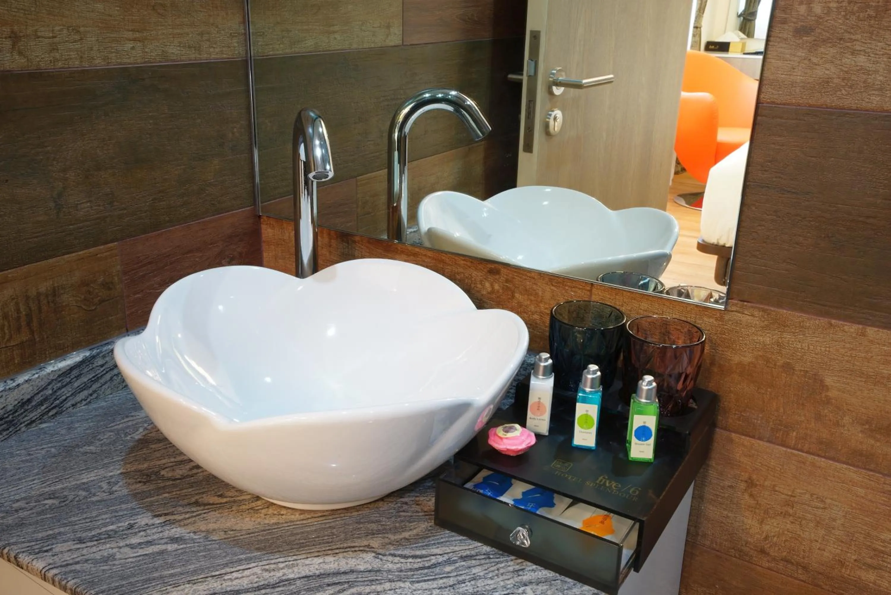 Bathroom in five6 Hotel Splendour