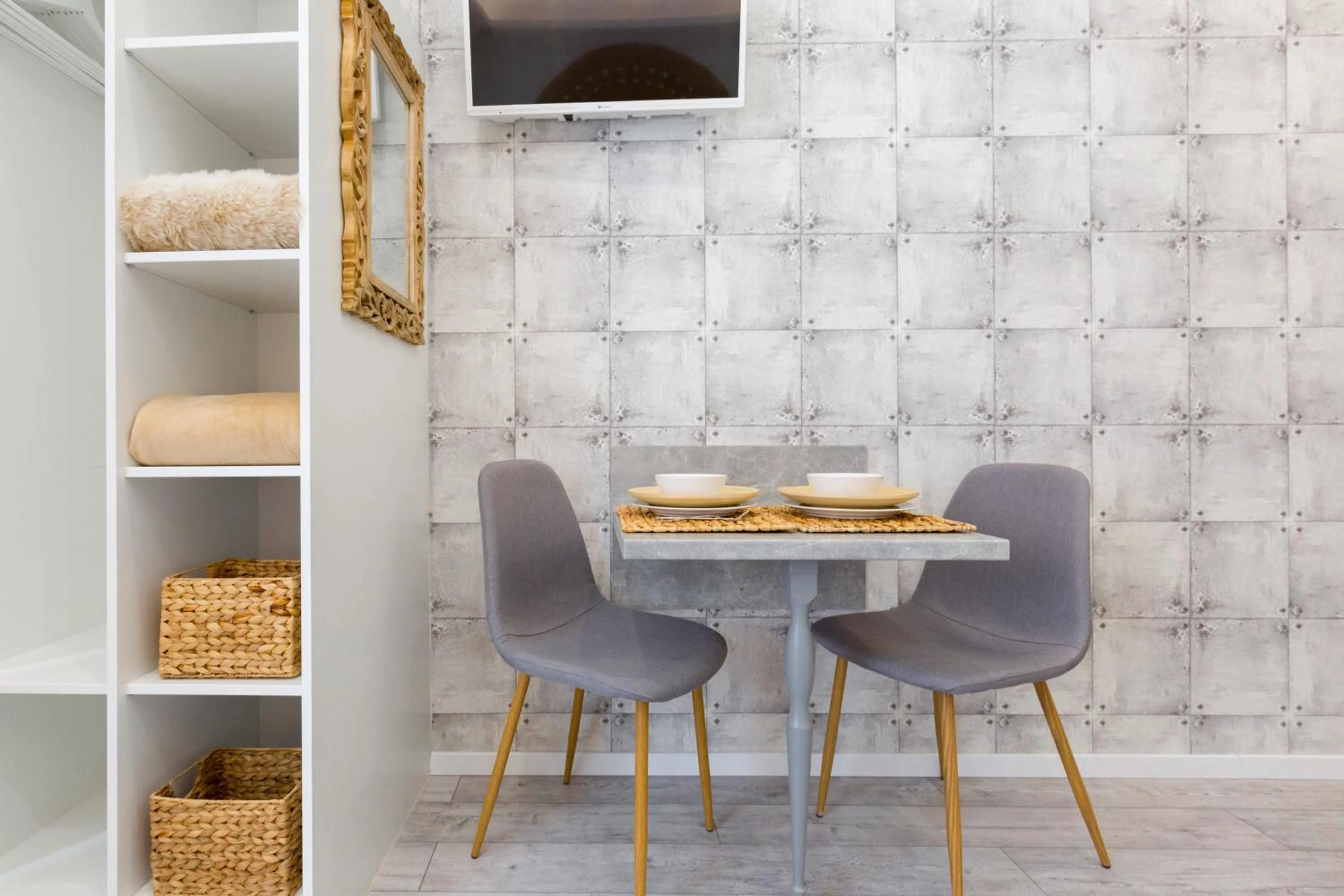 Photo of the whole room in Budapest Holidays Fashion