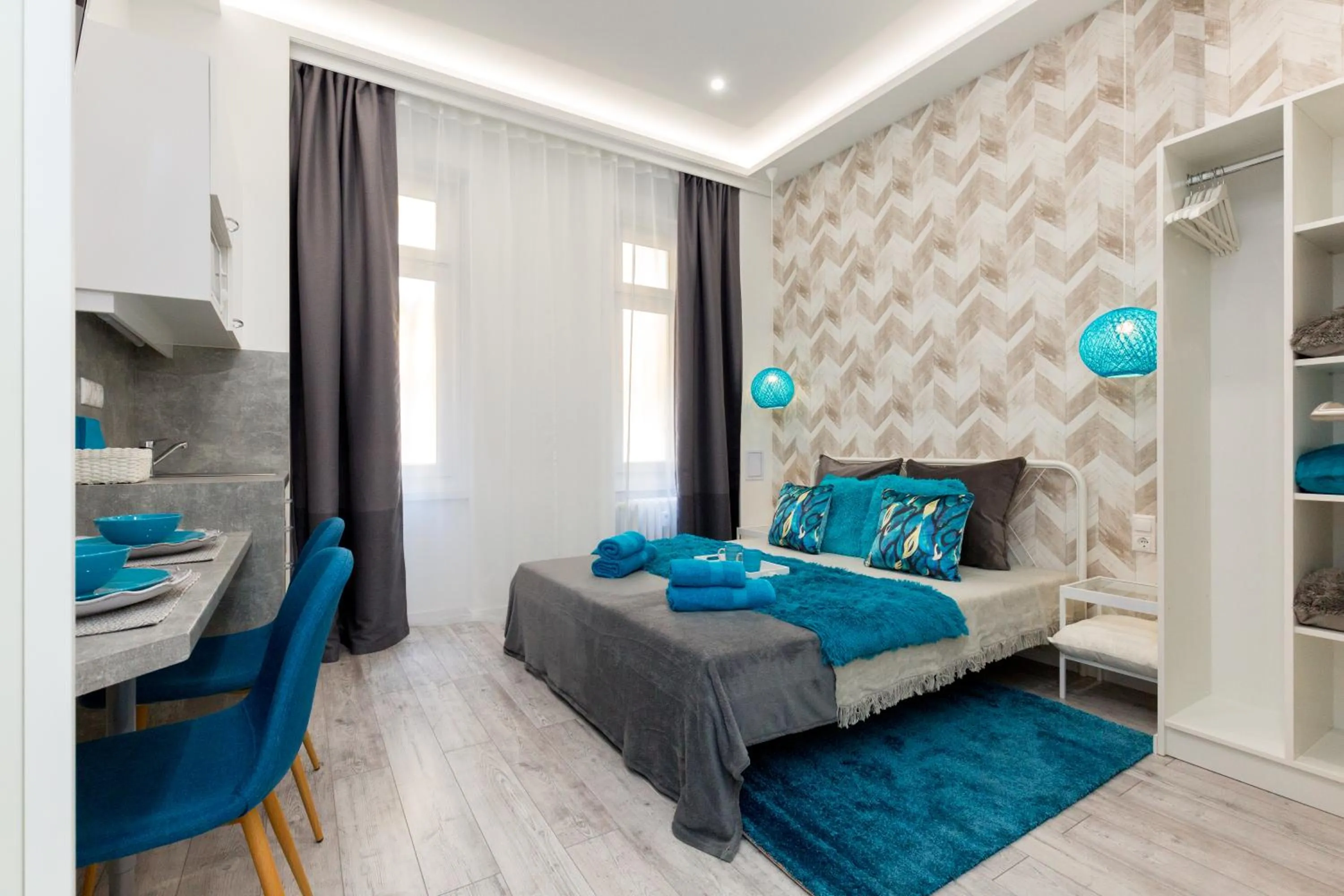 Photo of the whole room, Bed in Budapest Holidays Fashion