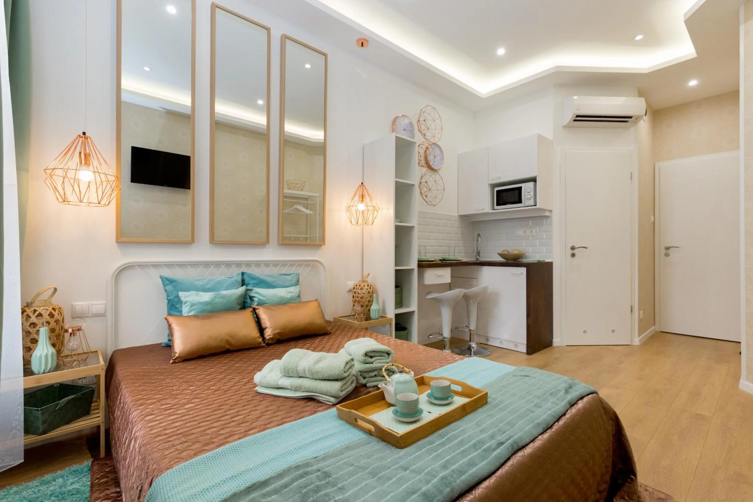 Photo of the whole room, Bed in Budapest Holidays Fashion