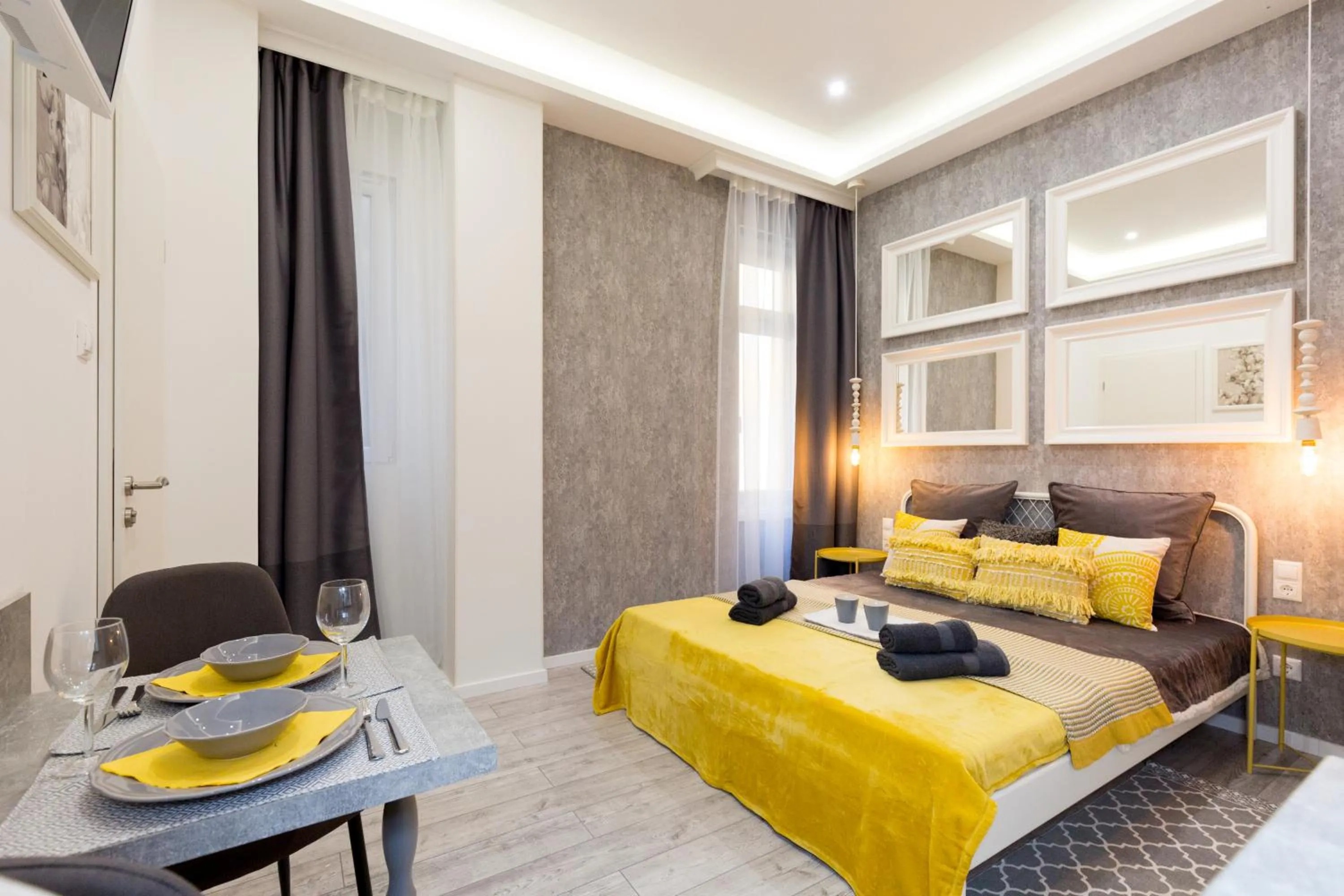 Photo of the whole room, Bed in Budapest Holidays Fashion