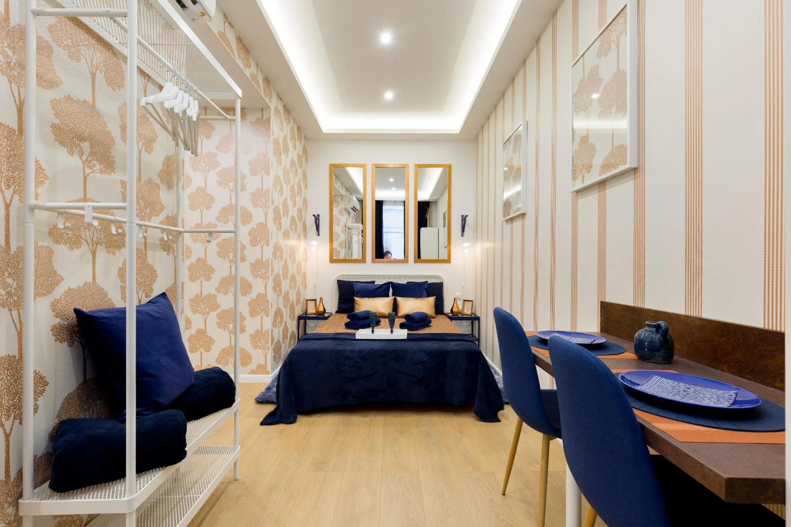 Photo of the whole room in Budapest Holidays Fashion