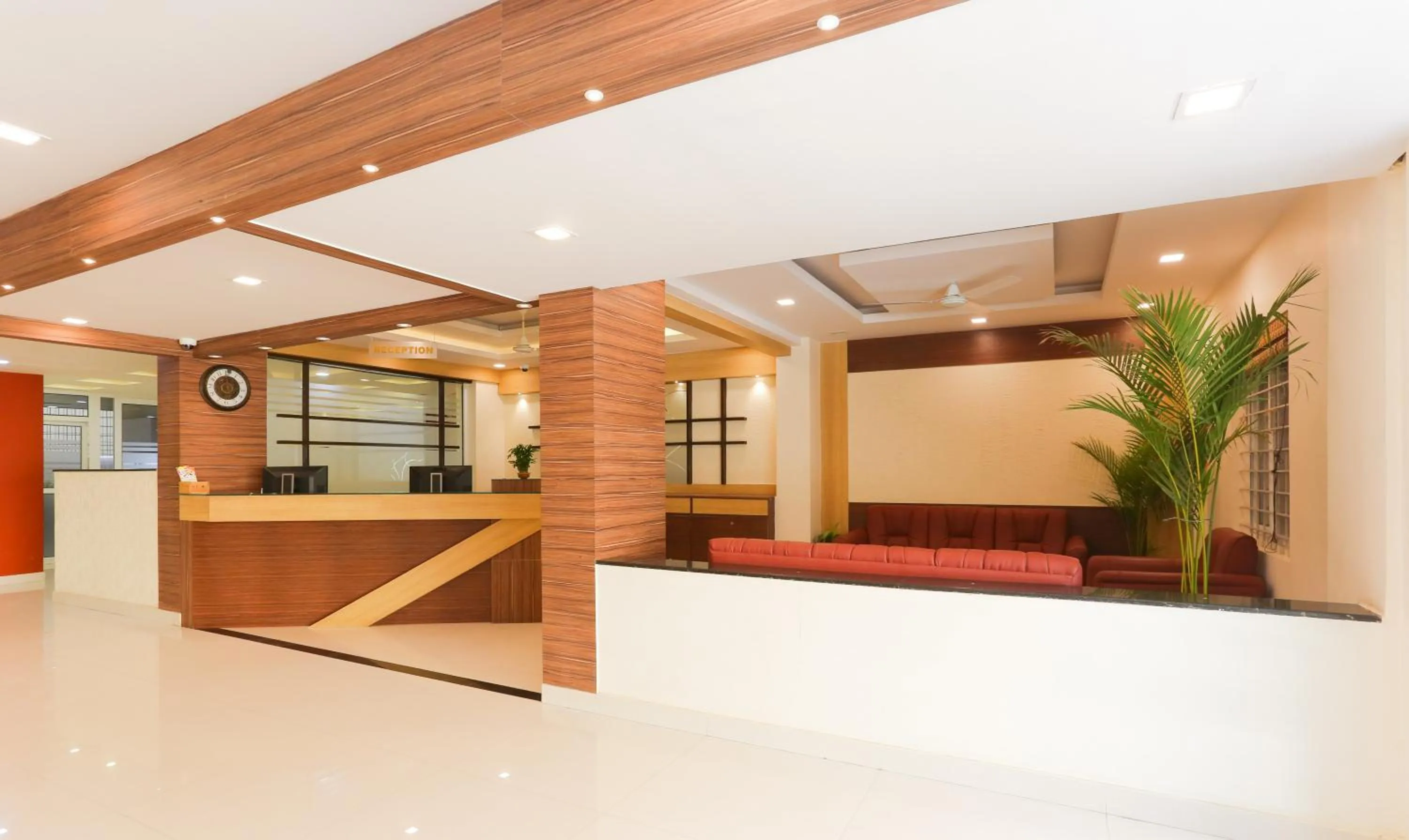 Lobby or reception in Itsy Hotels Worldtree Bellandur