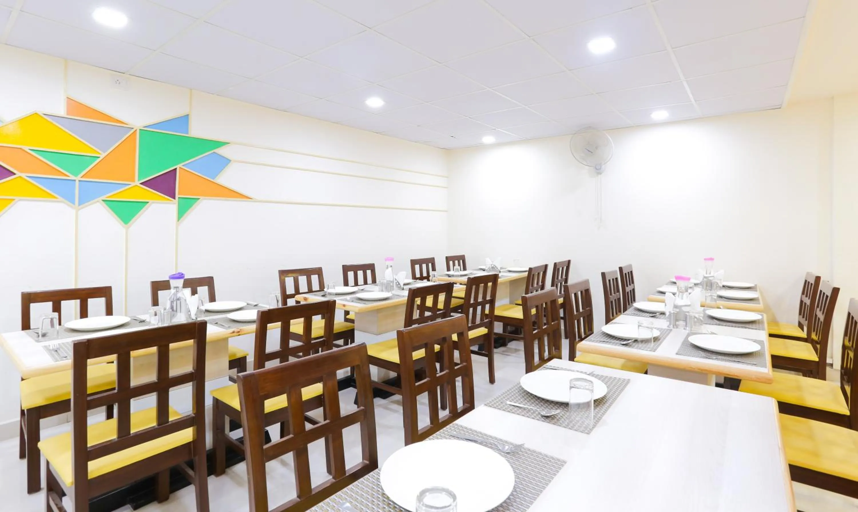 Restaurant/places to eat in Itsy Hotels Worldtree Bellandur