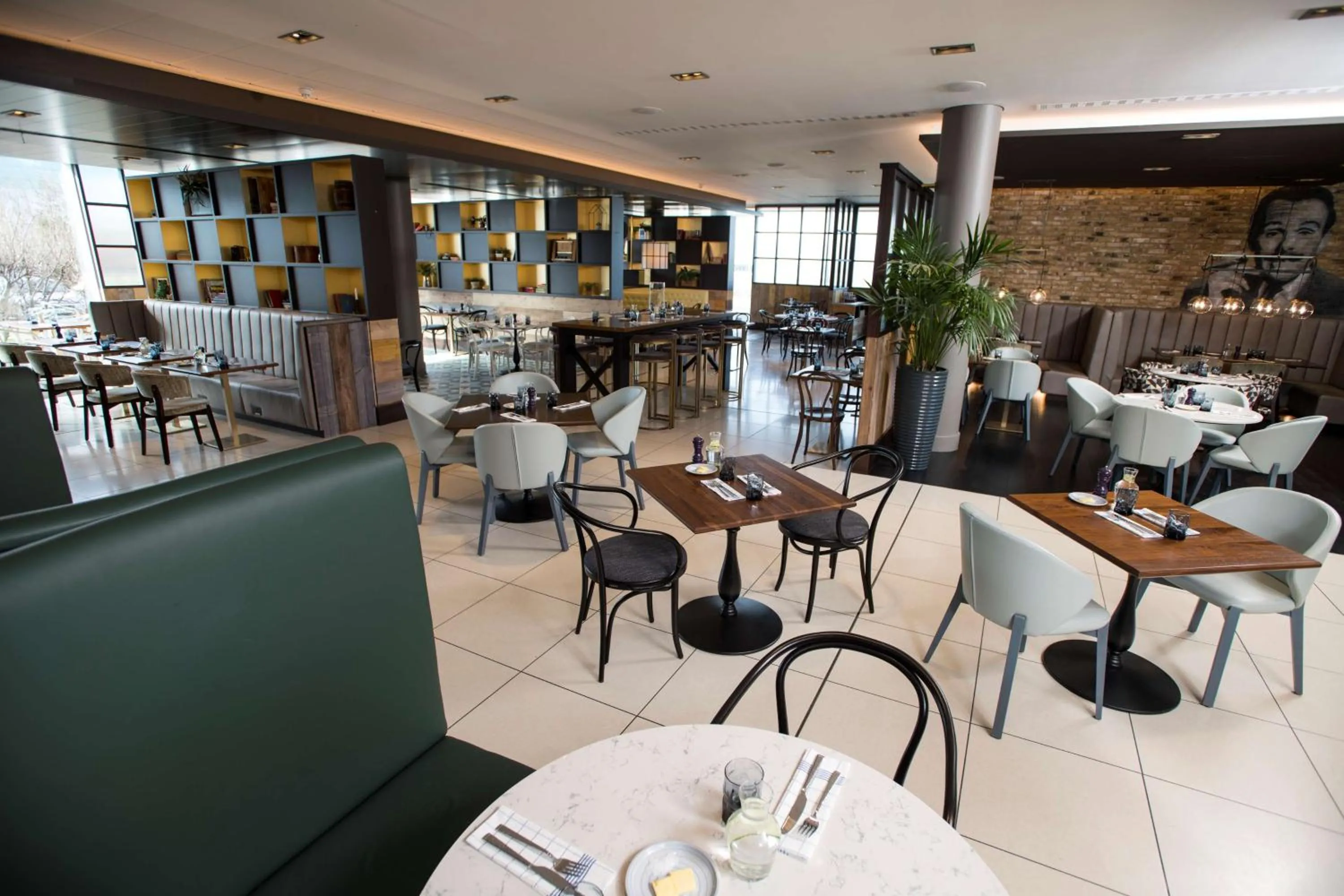 Restaurant/places to eat in Radisson Blu Hotel London Stansted Airport