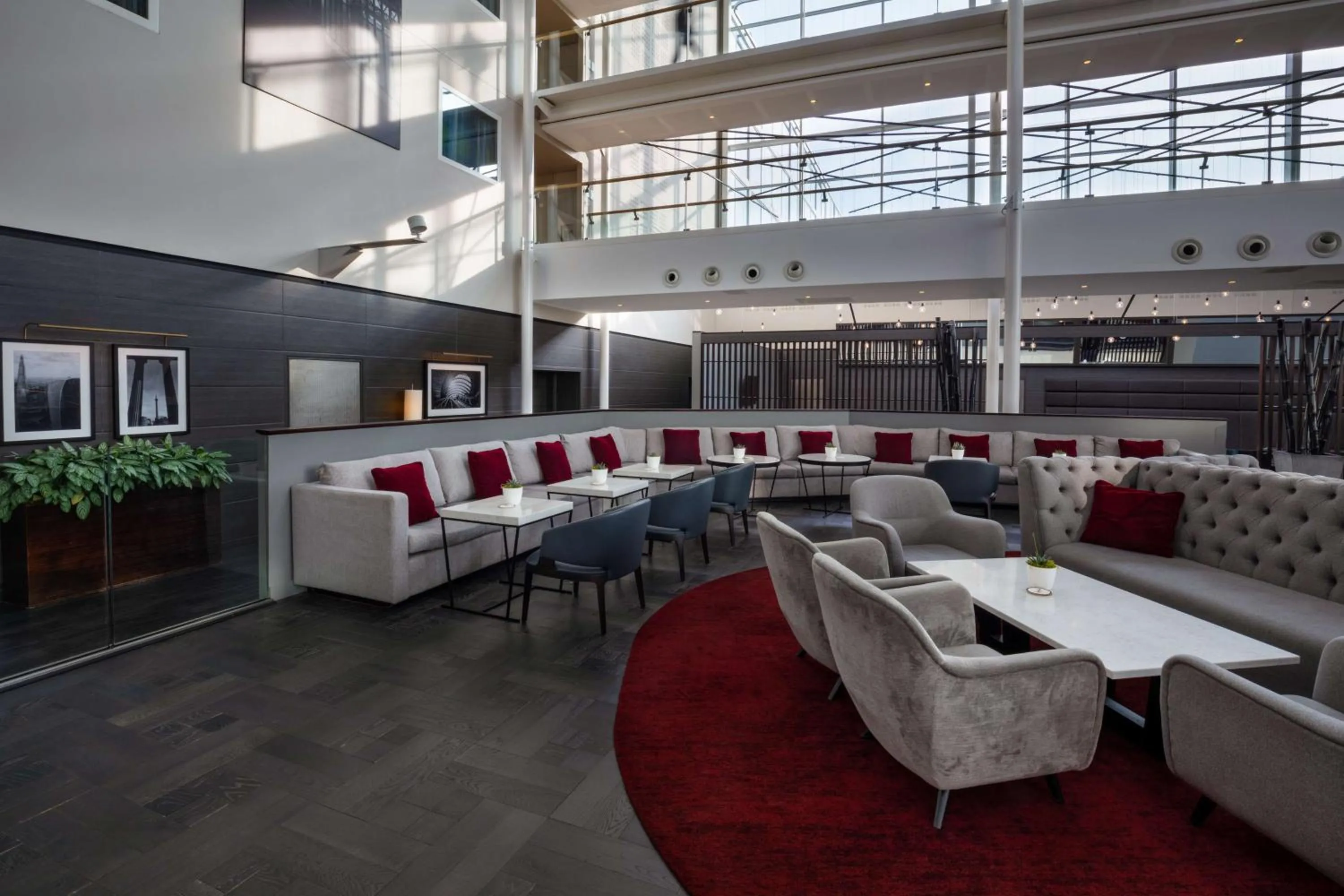 Lounge or bar in Radisson Blu Hotel London Stansted Airport