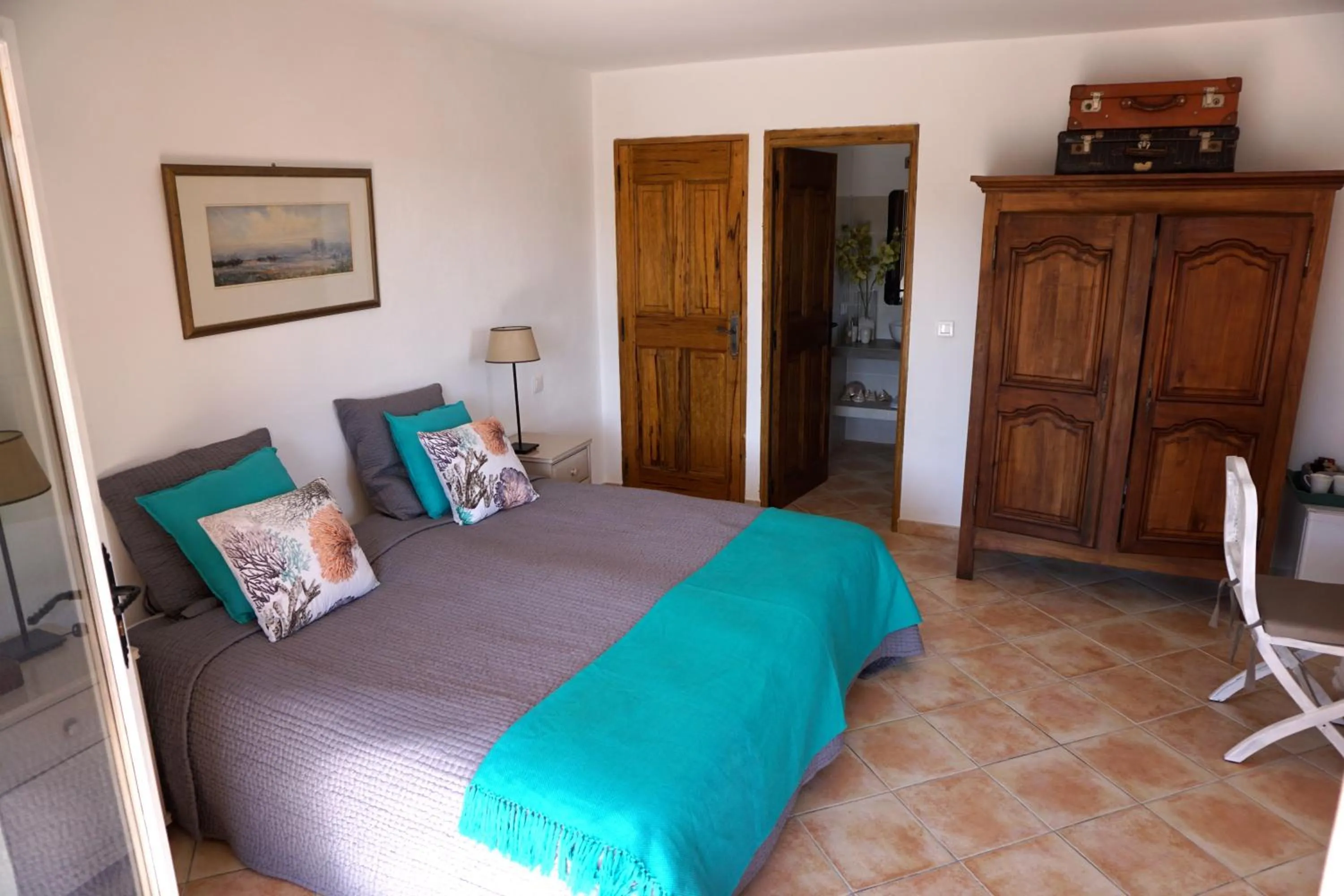 Shower, Bed in Lone Star House