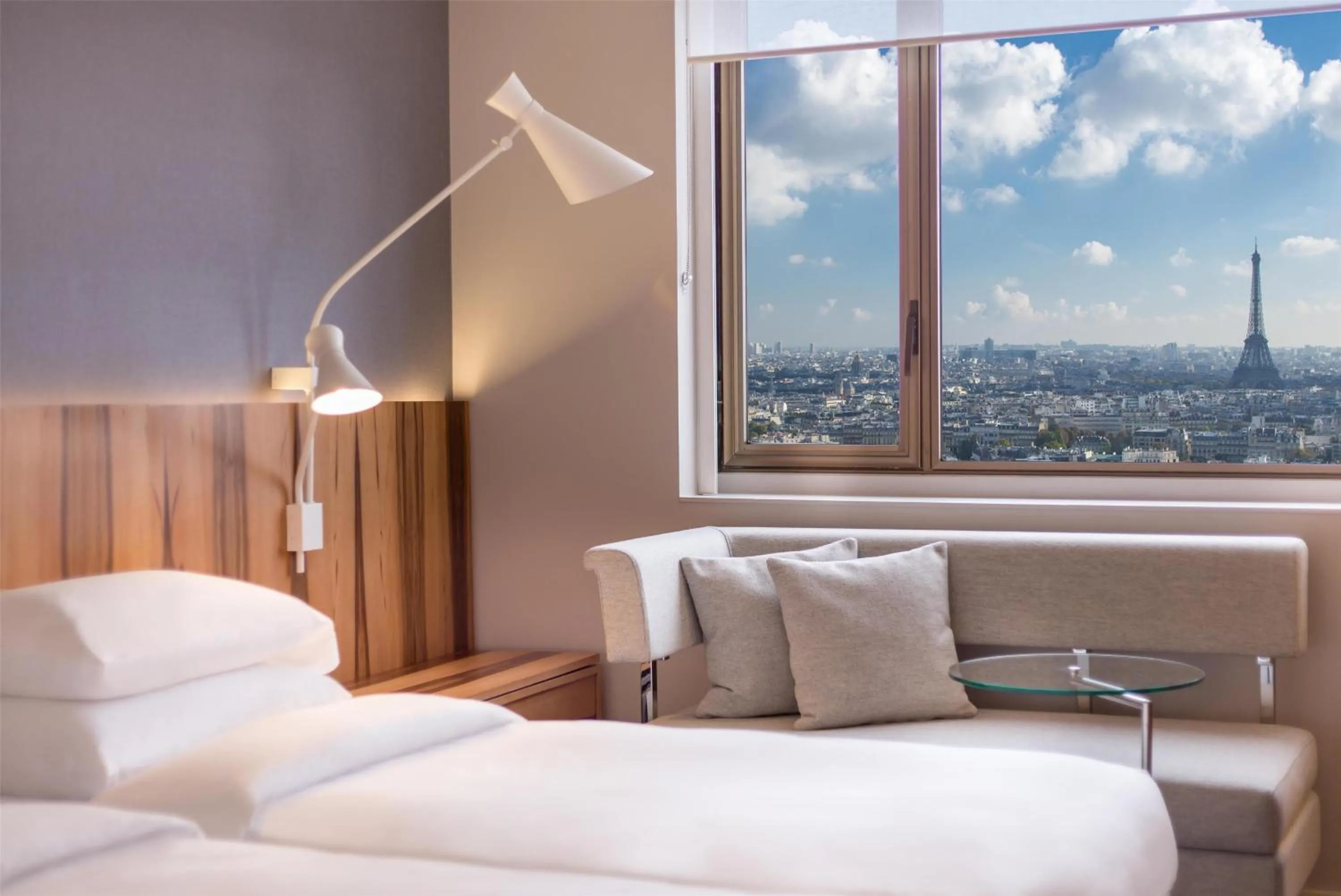 Bedroom, Bed in Hyatt Regency Paris Etoile