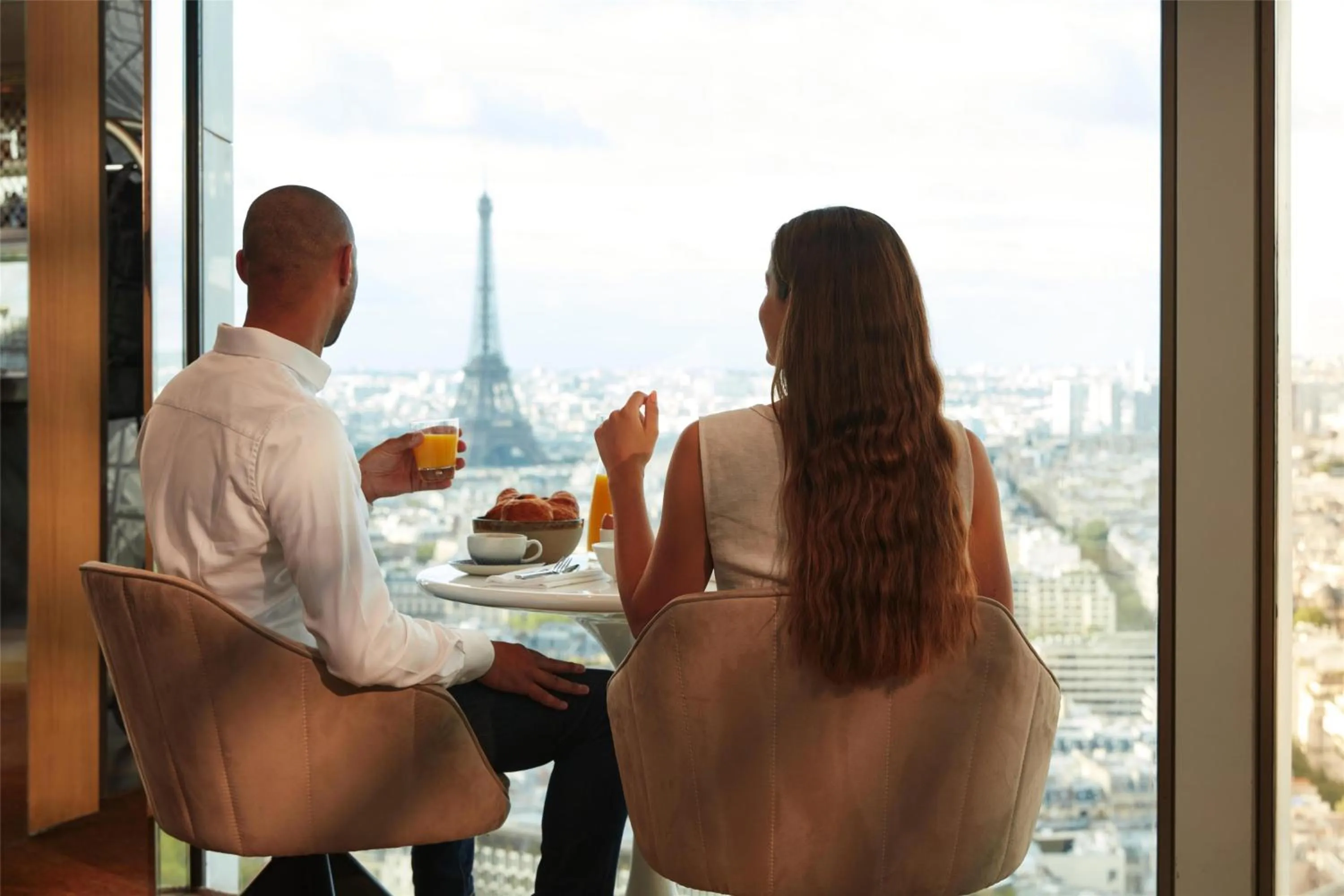 Restaurant/places to eat in Hyatt Regency Paris Etoile