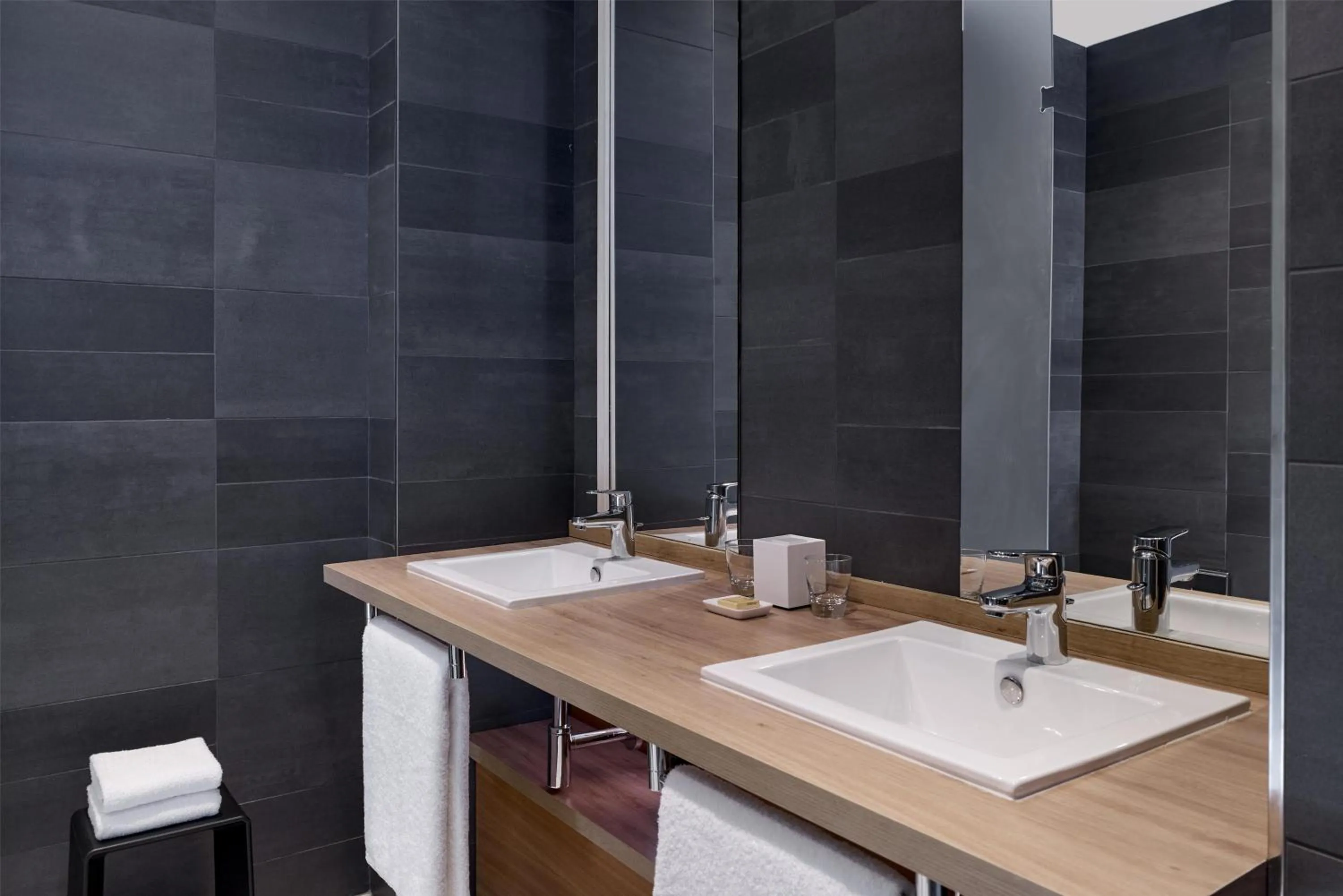 Bathroom in Hyatt Regency Paris Etoile