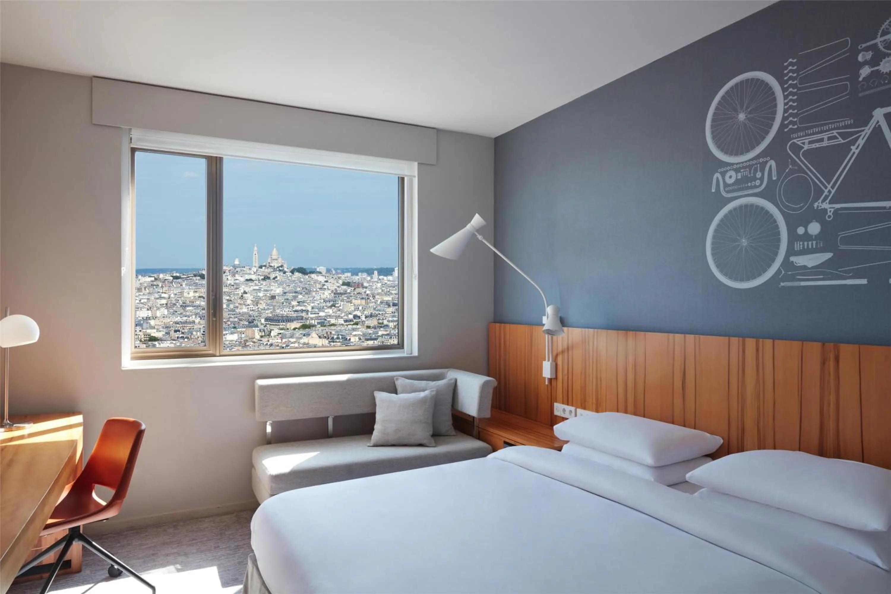 Bedroom, Bed in Hyatt Regency Paris Etoile