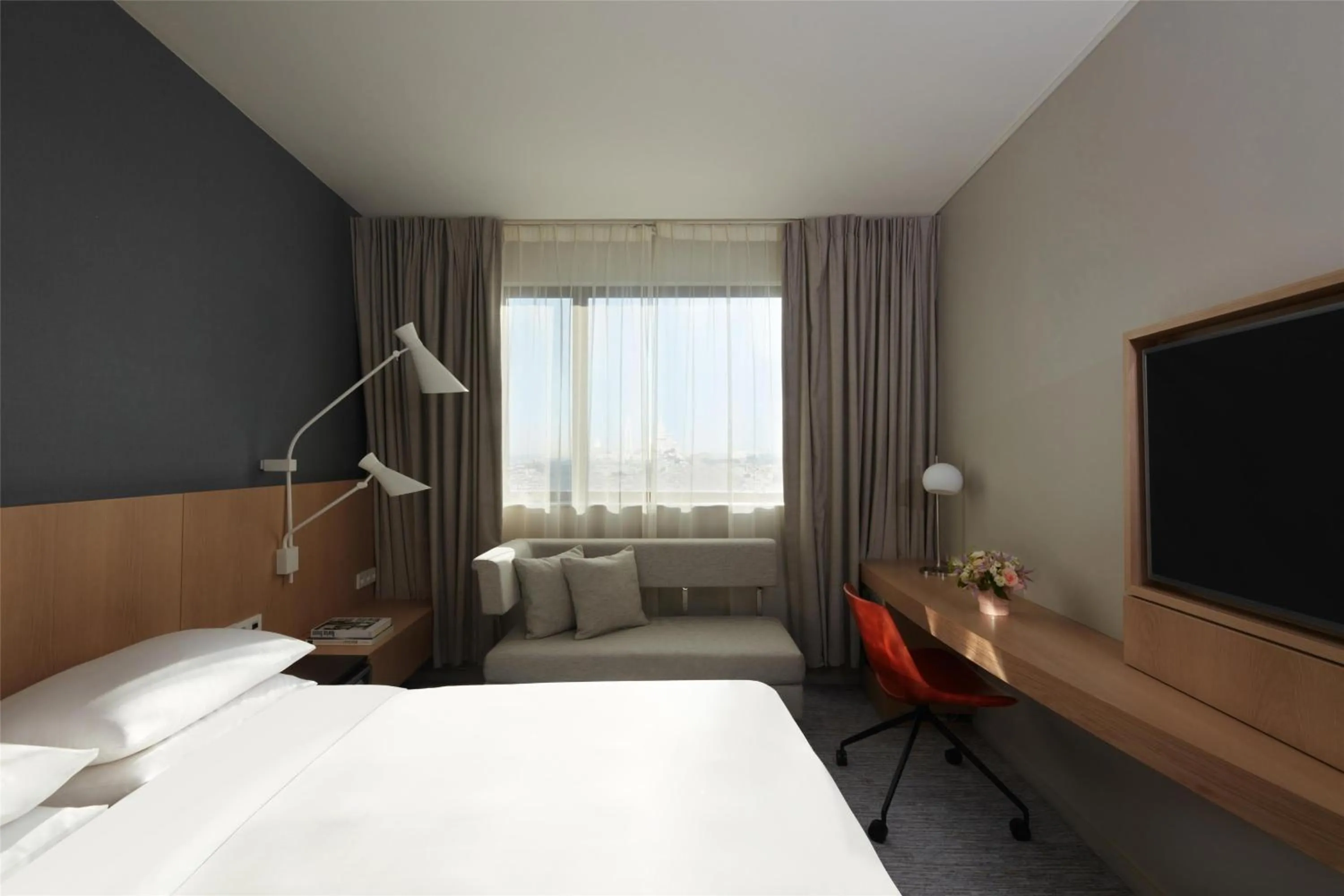 Photo of the whole room, Bed in Hyatt Regency Paris Etoile