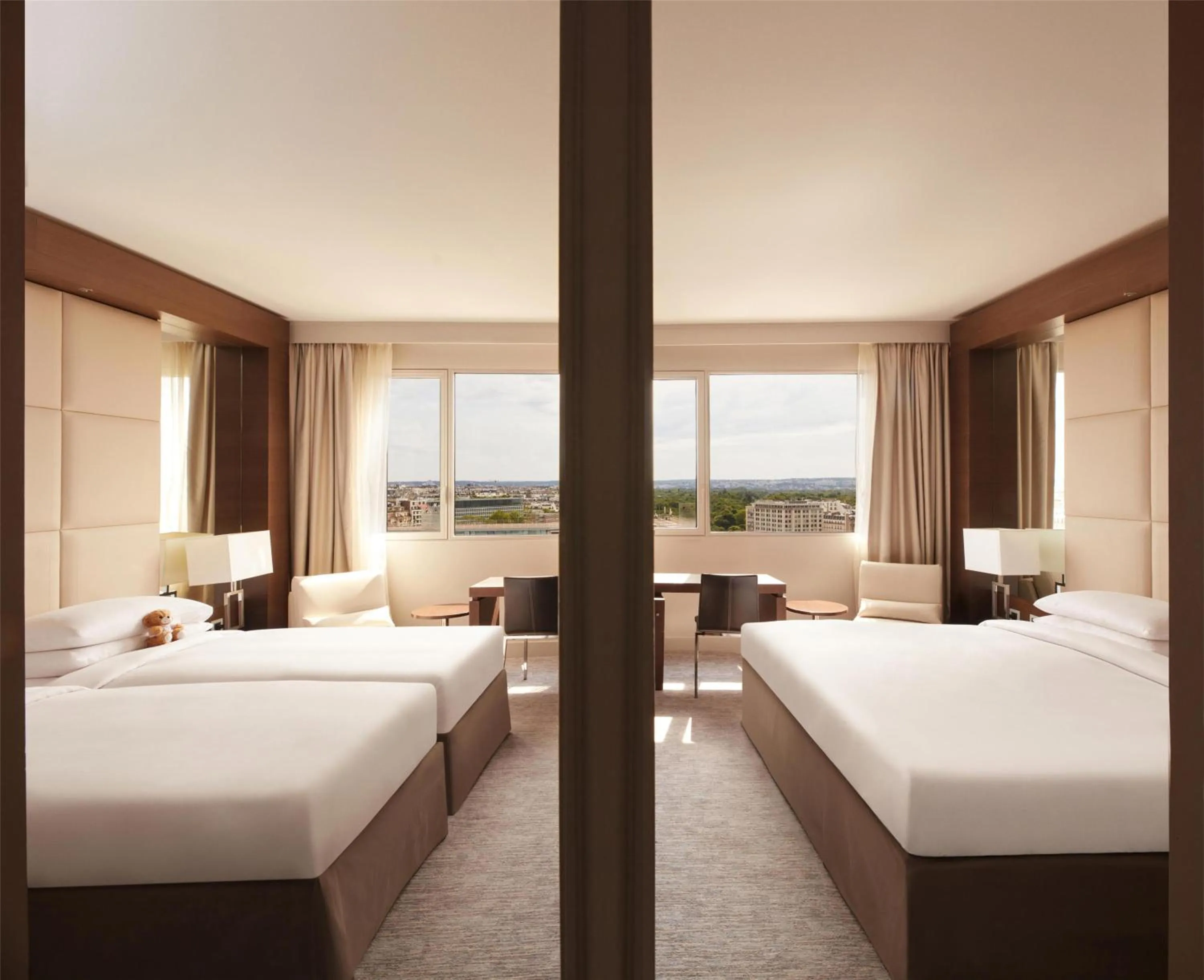 Bedroom, Bed in Hyatt Regency Paris Etoile