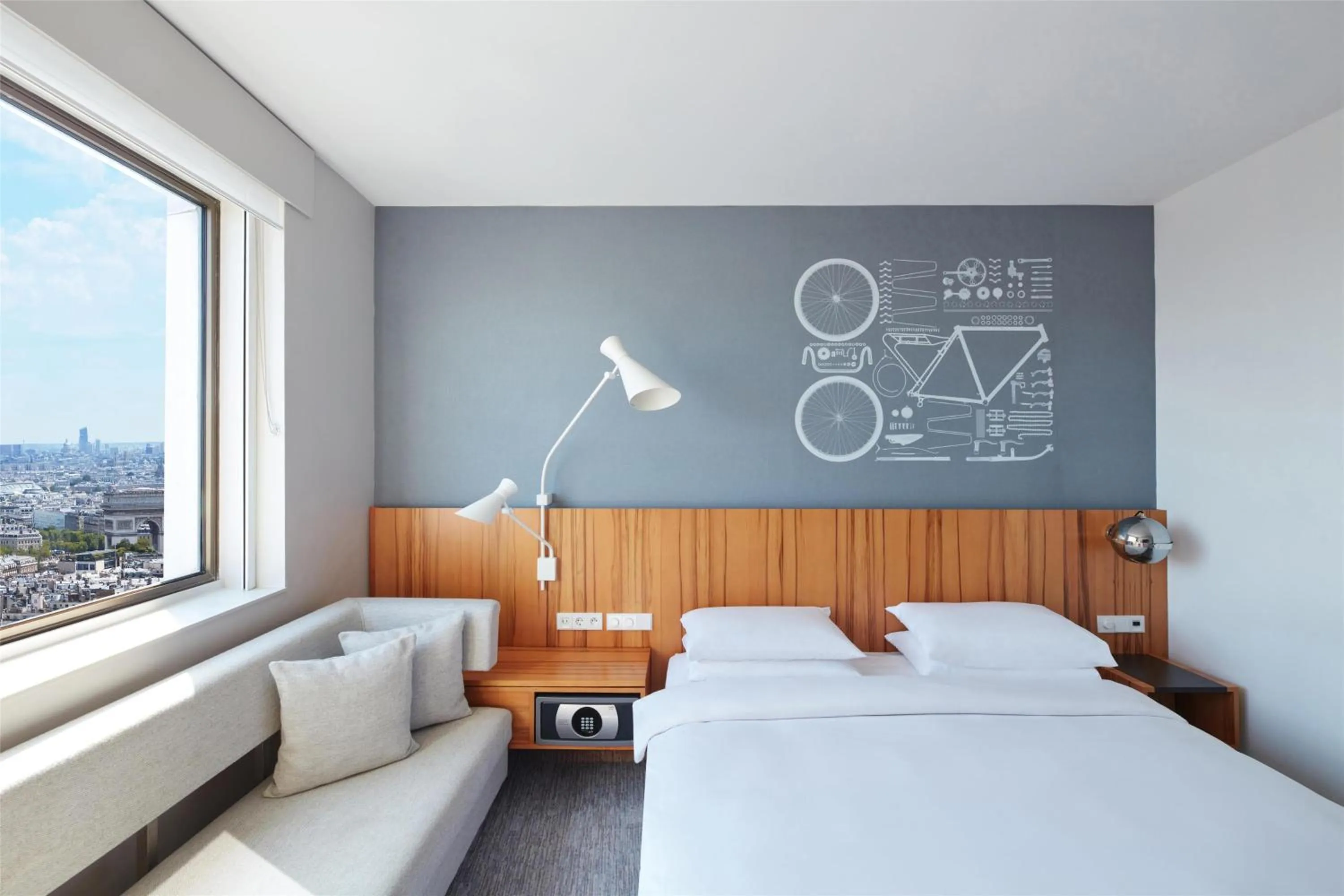 Bedroom, Bed in Hyatt Regency Paris Etoile