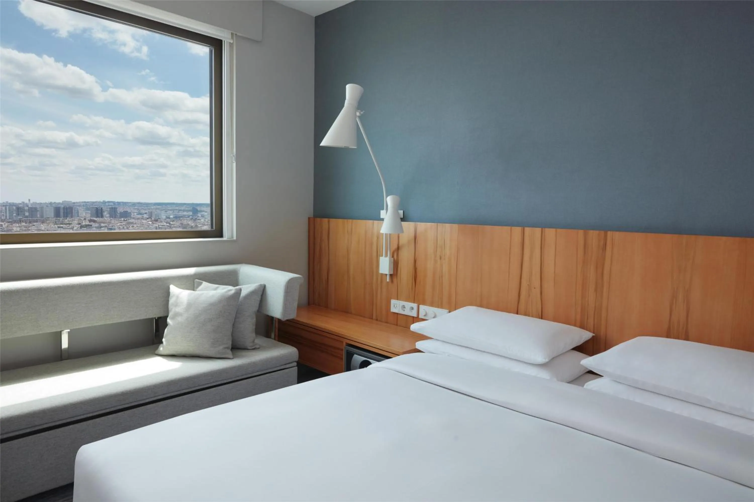 Bedroom, Bed in Hyatt Regency Paris Etoile