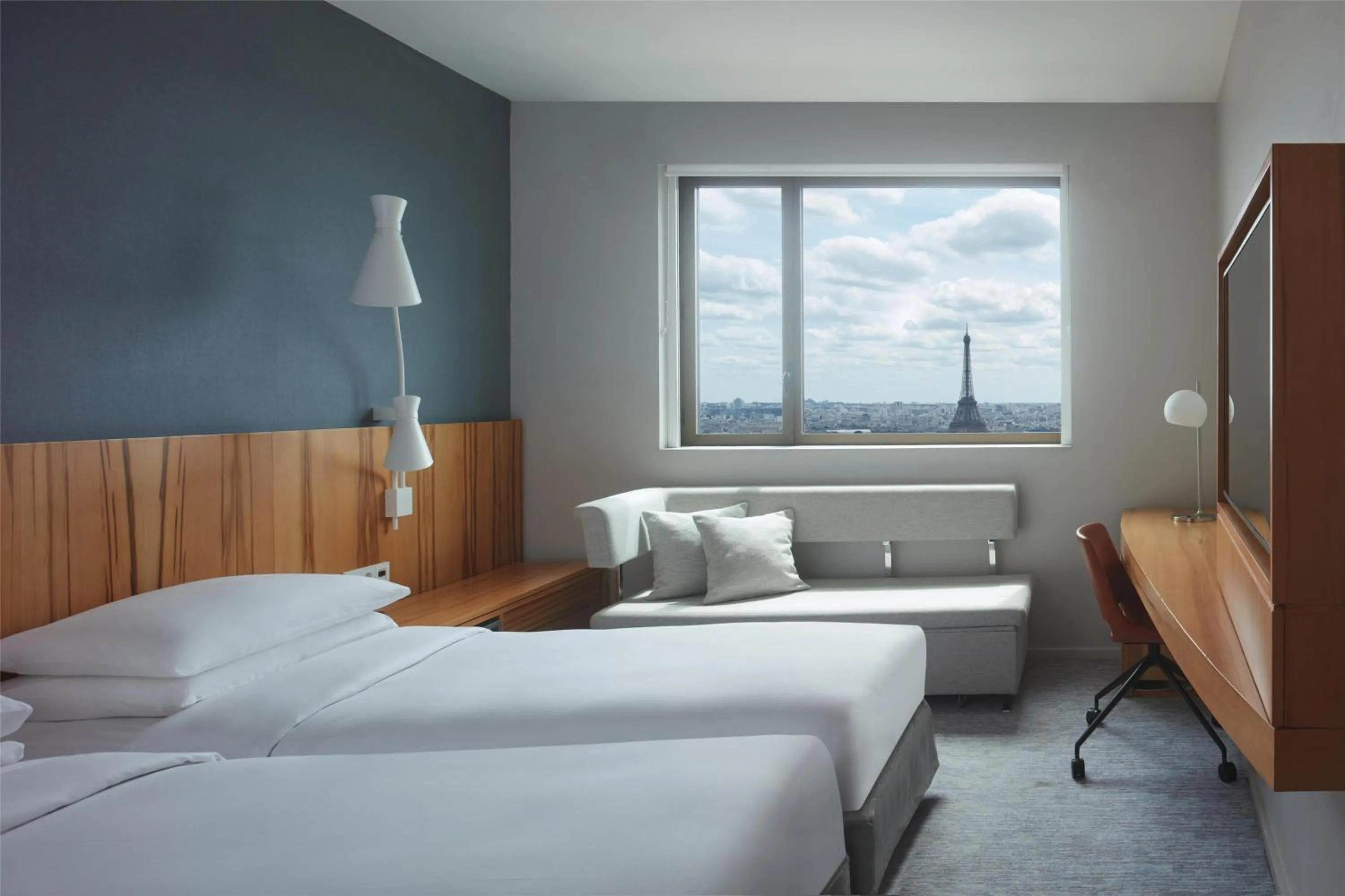 Bedroom, Bed in Hyatt Regency Paris Etoile