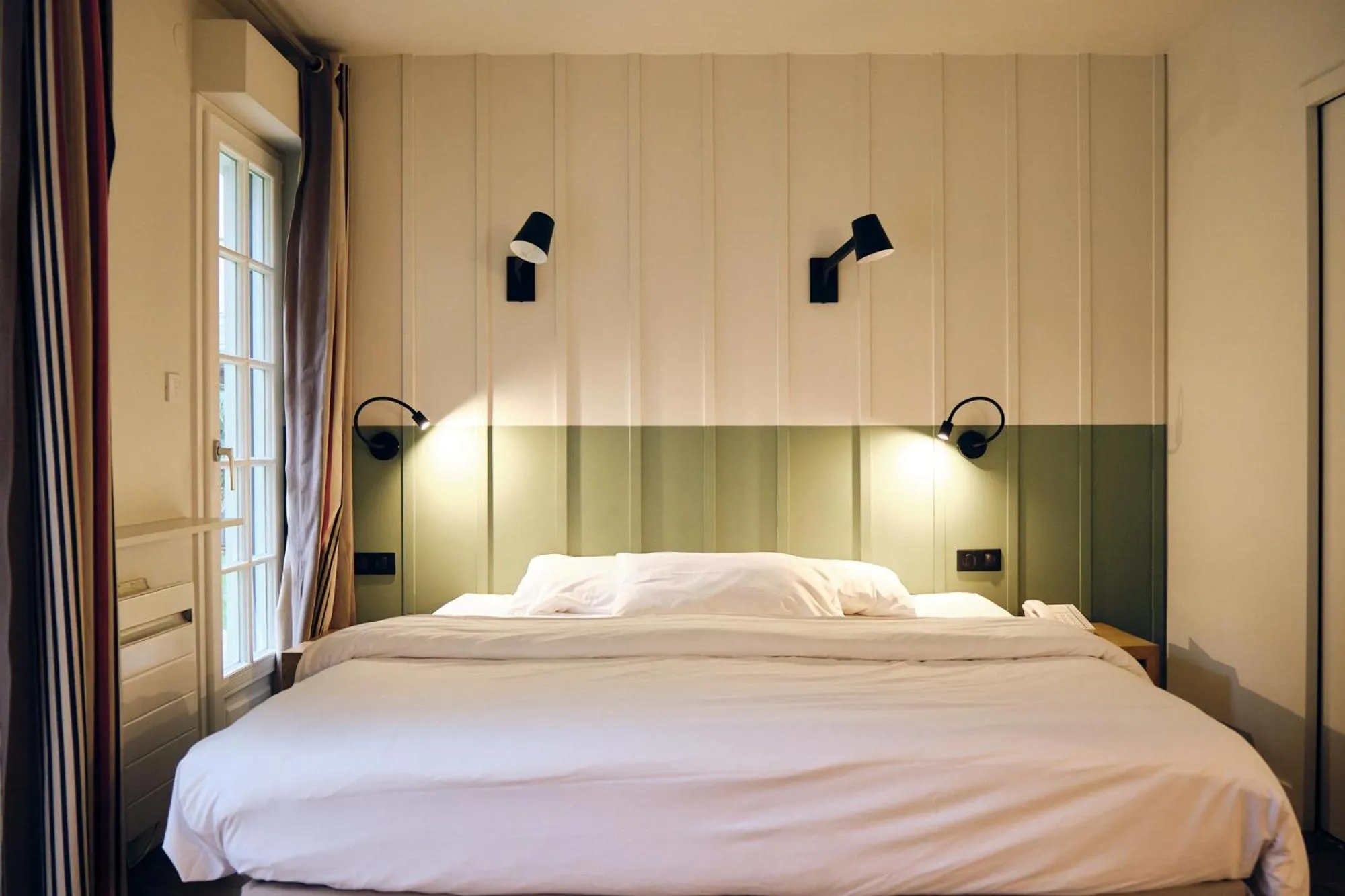 Bed in Le Vert Galant - Auberge Etchegorry