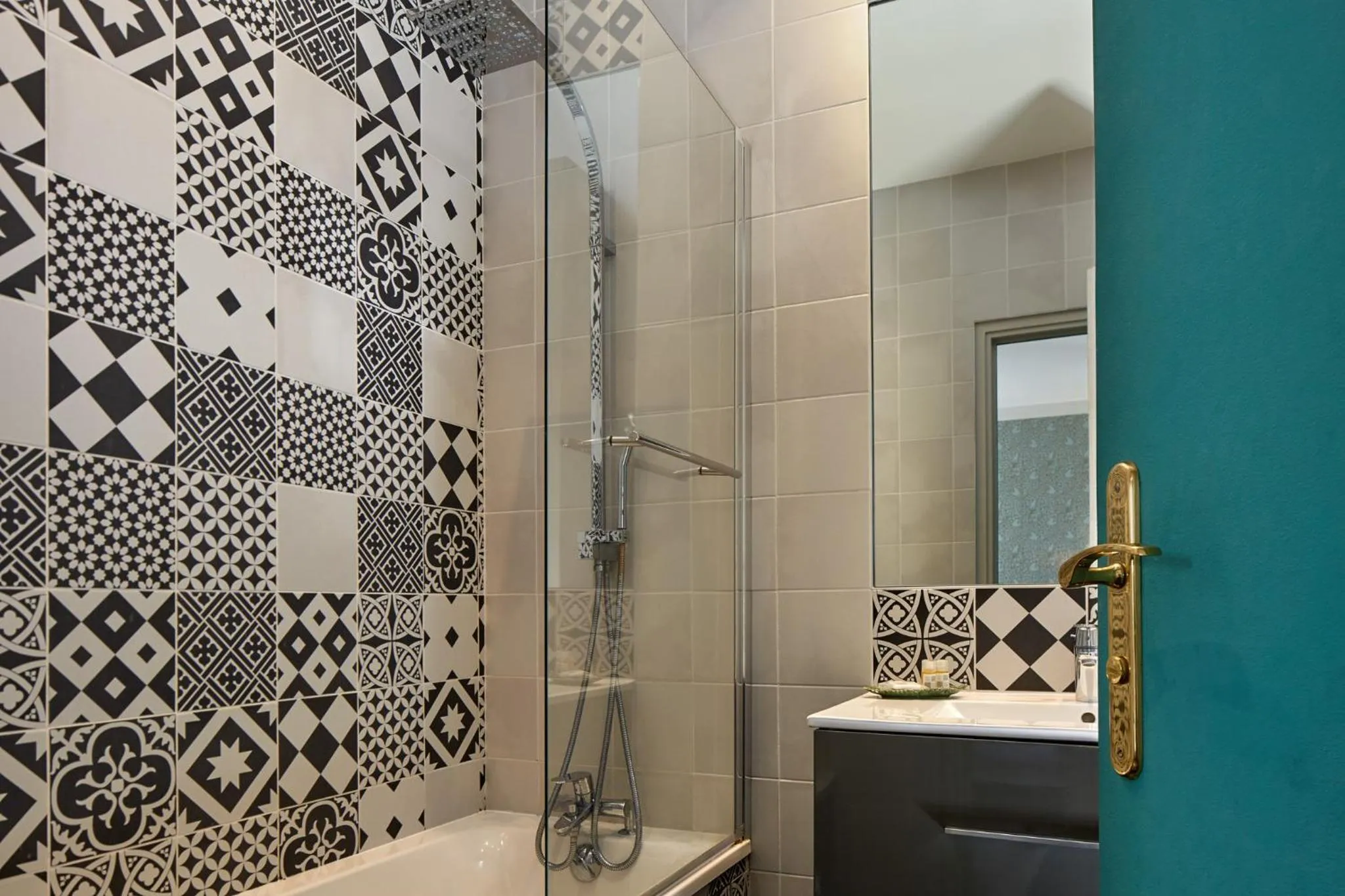 Bathroom in Le Vert Galant - Auberge Etchegorry