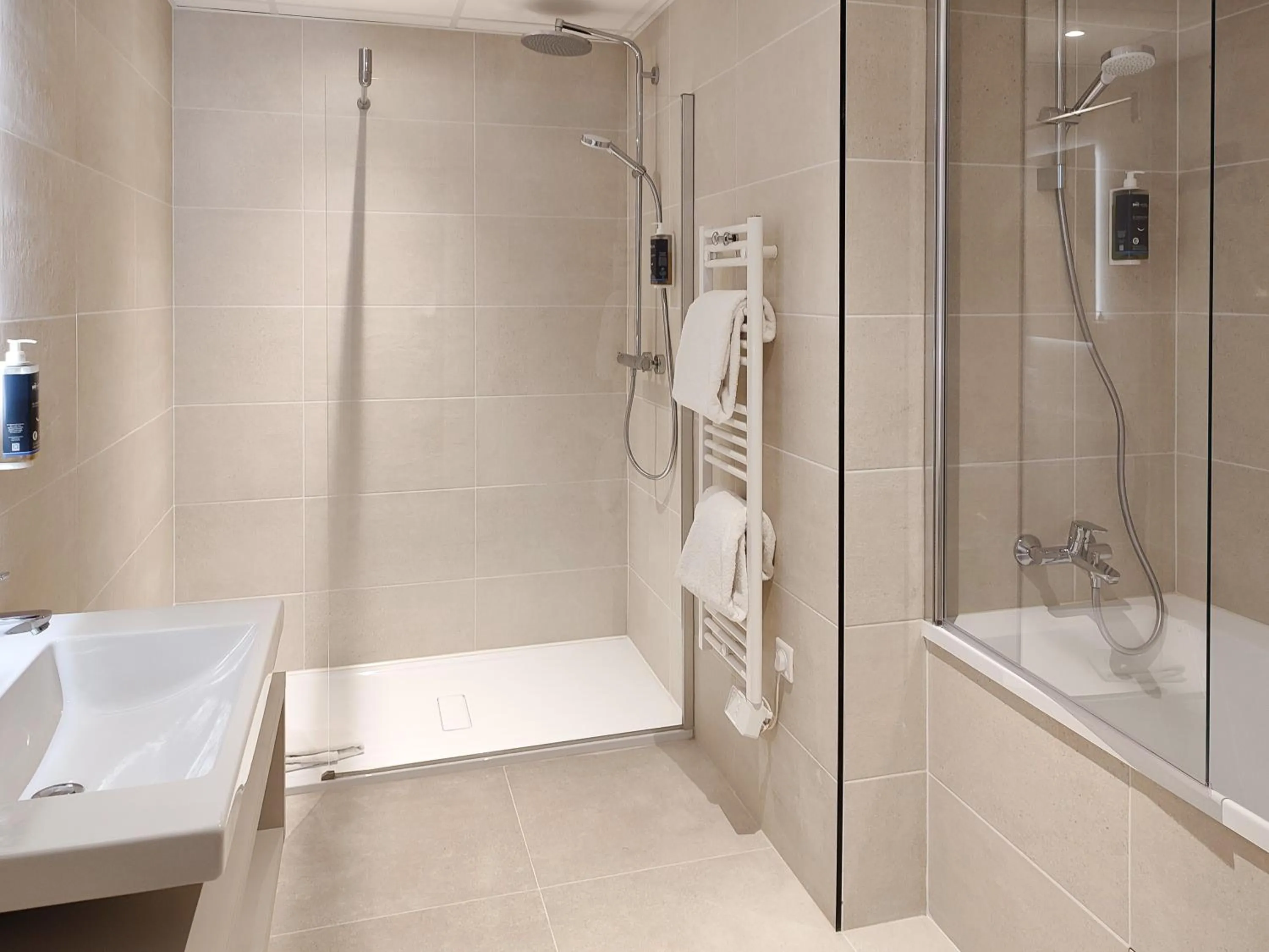 Brit Hotel Limoges Centre Gare - Hôtel & Spa