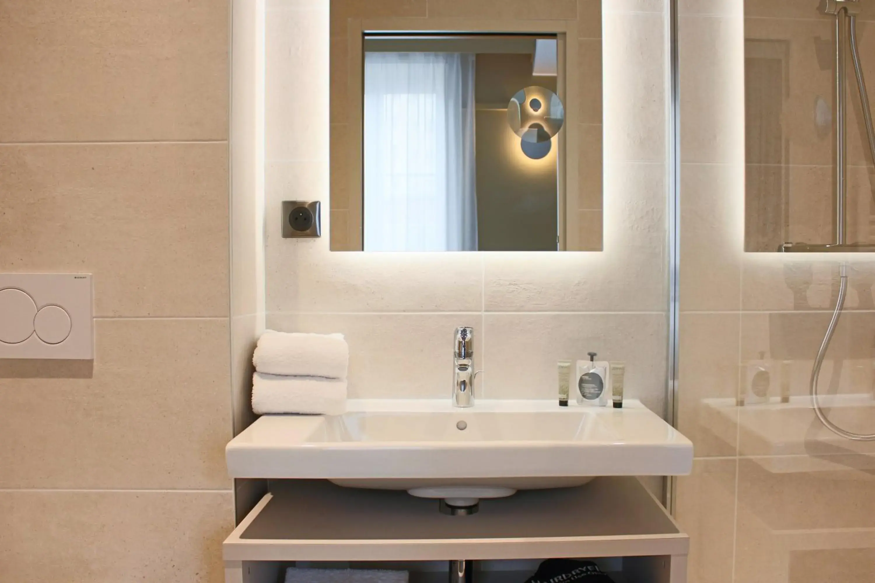 Privilege Twin Room in Brit Hotel Limoges Centre Gare - Hôtel & Spa Privilege Twin Room in Brit Hotel Limoges Centre Gare - Hôtel & Spa