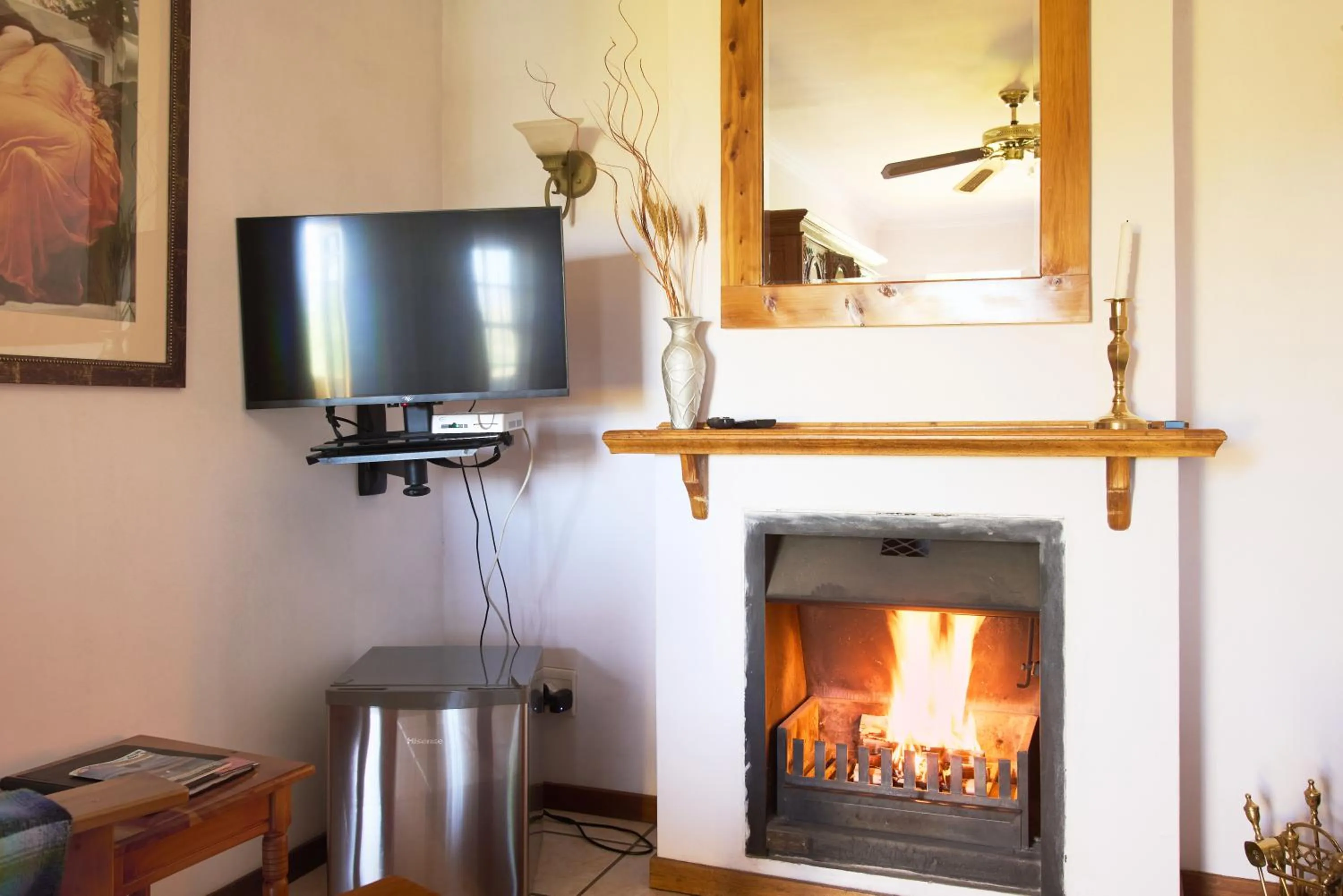 TV and multimedia in Red Mountain House