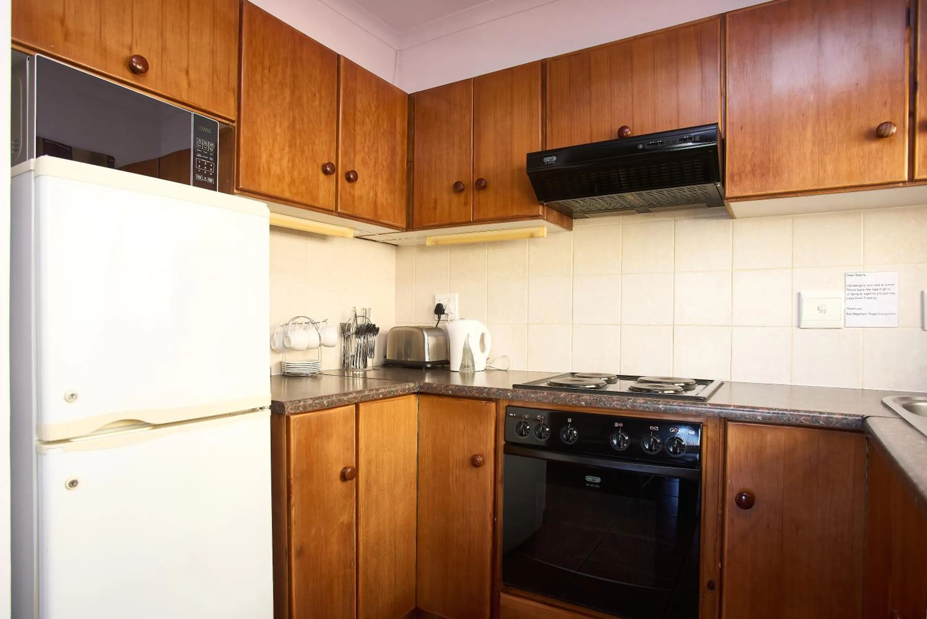 Kitchen or kitchenette in Red Mountain House