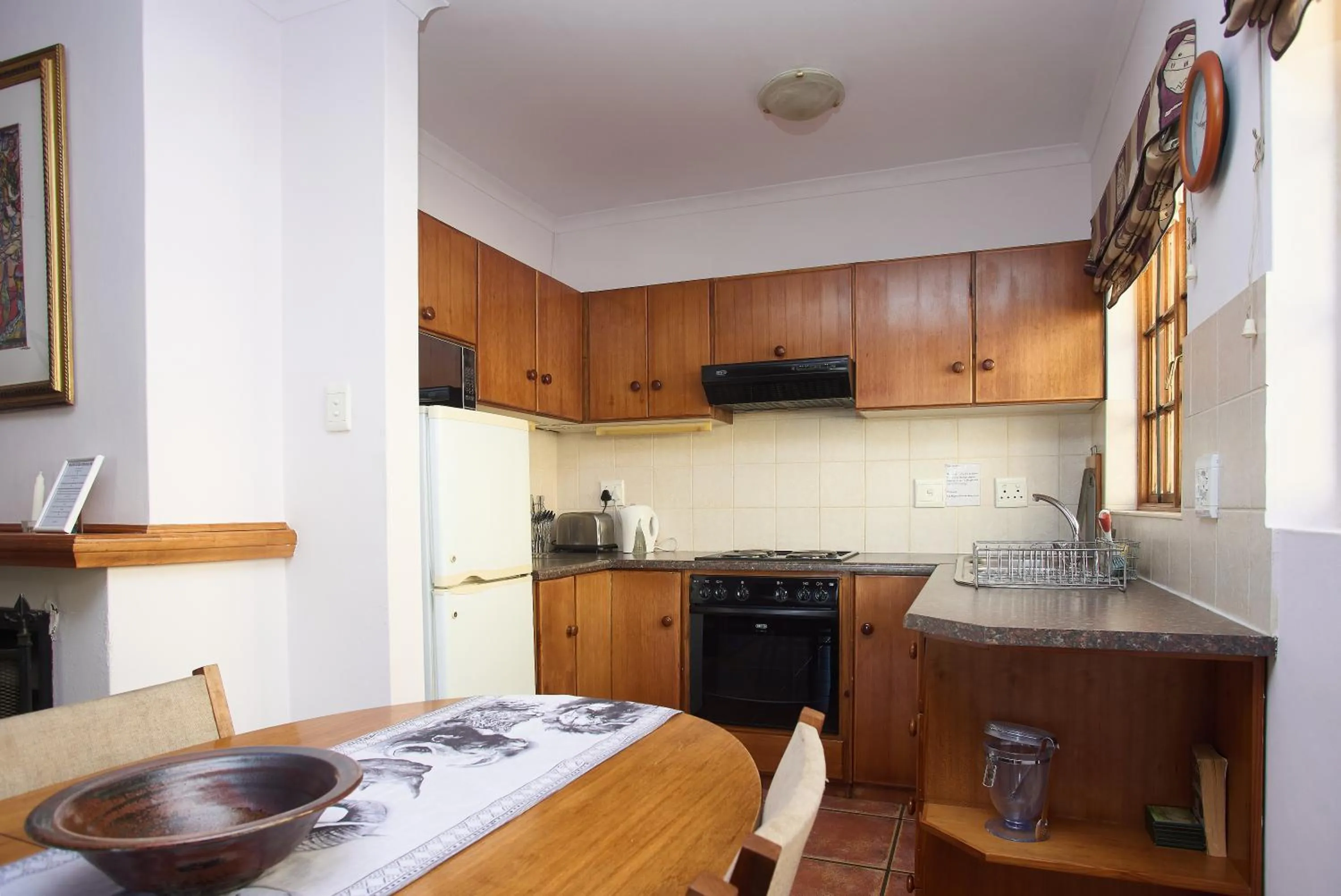 Kitchen or kitchenette in Red Mountain House