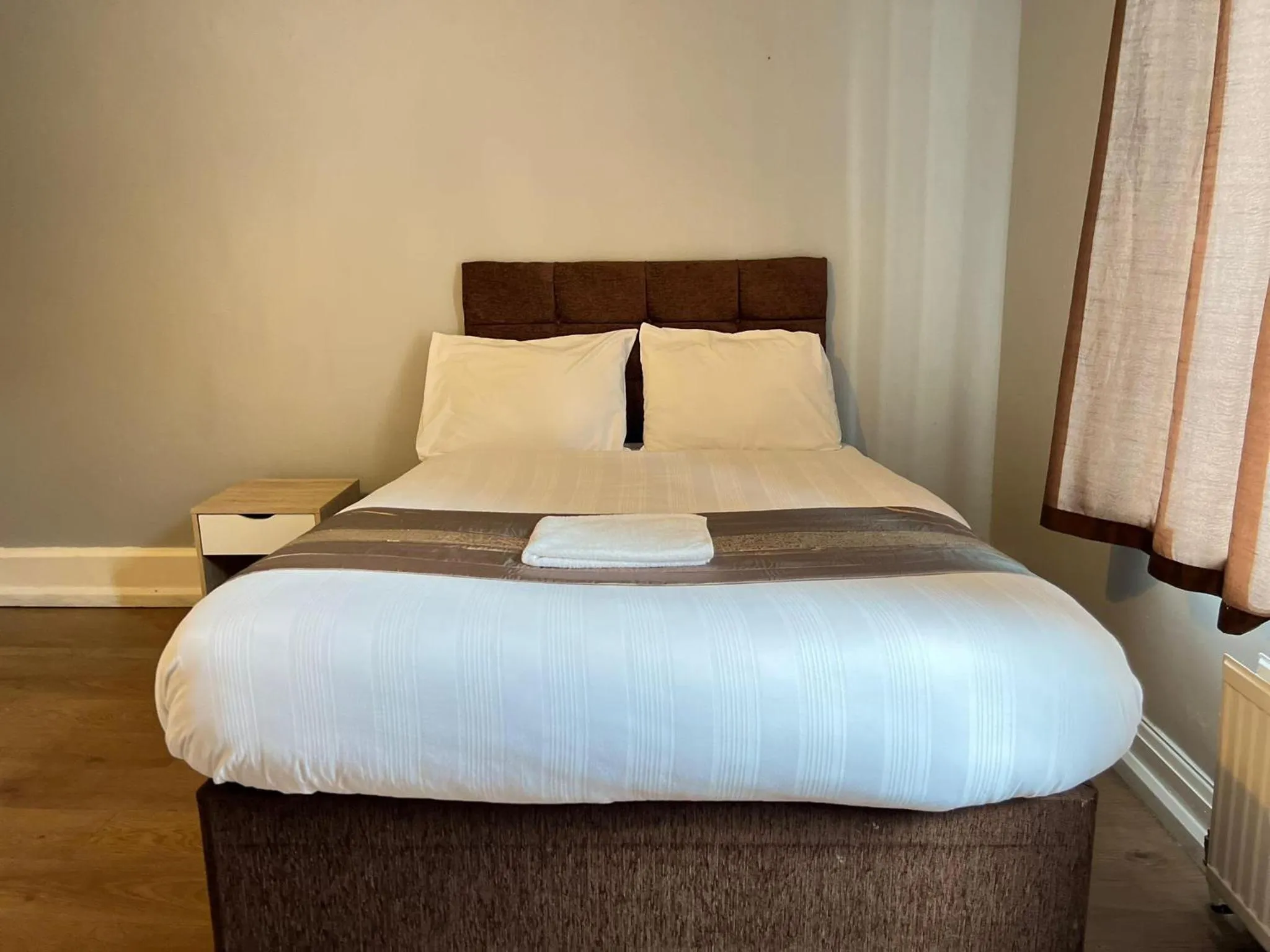 Bed in Assheton Hotel