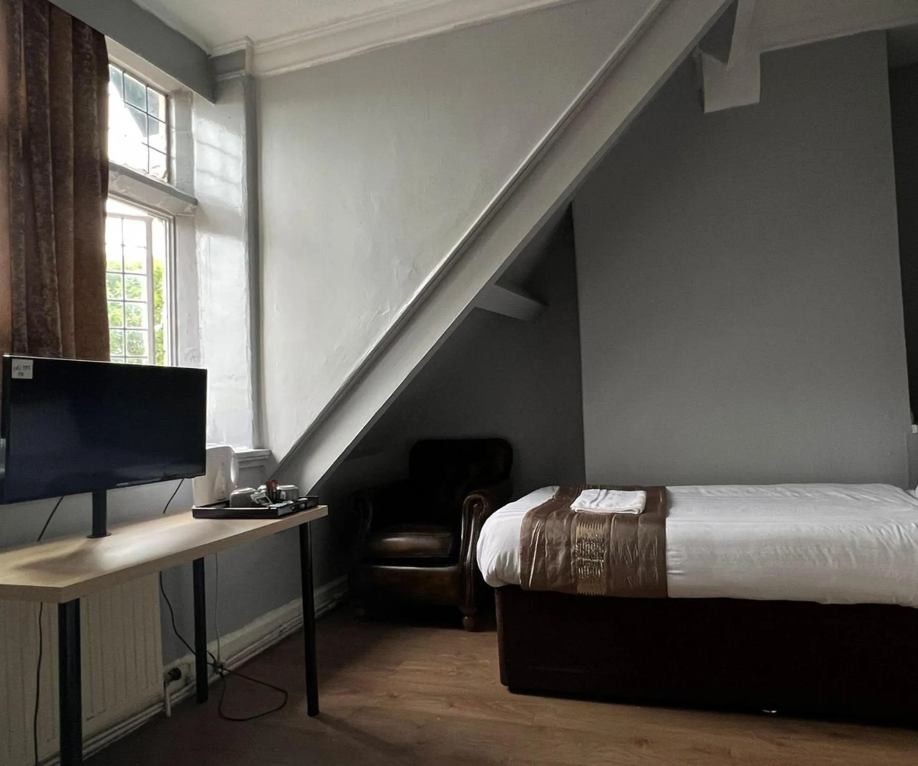 Bed in Assheton Hotel