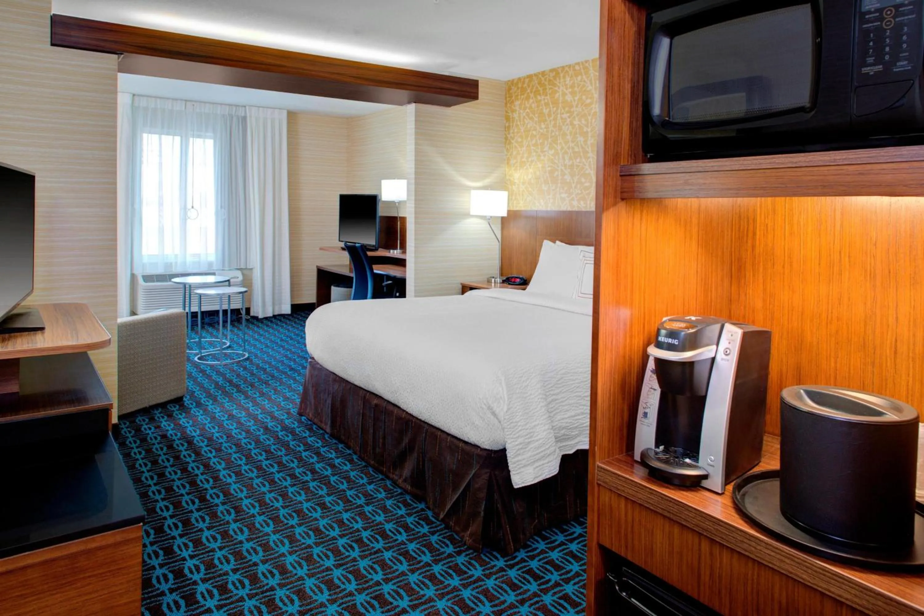 Photo of the whole room, Bed in Fairfield Inn & Suites by Marriott Bakersfield North/Airport