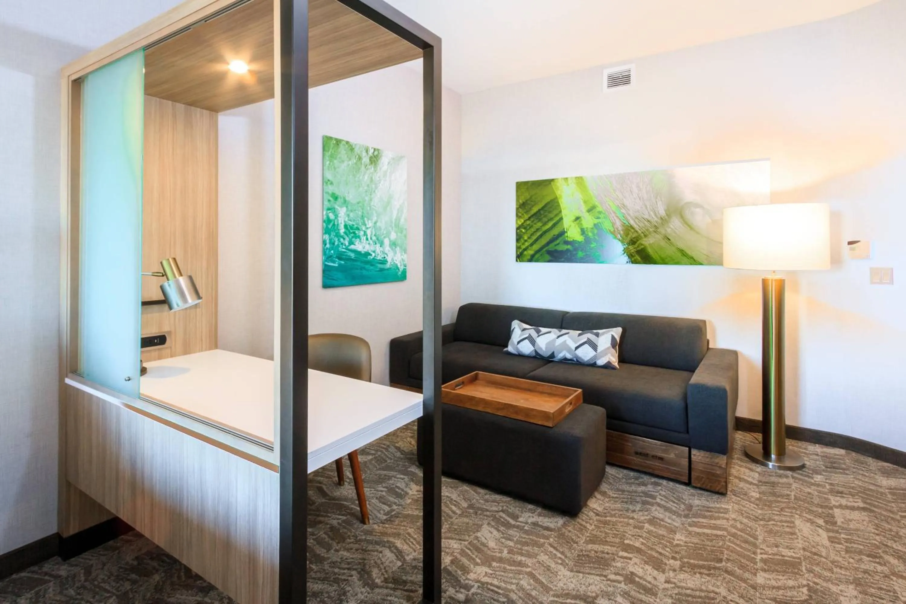 Living room, Bed in SpringHill Suites by Marriott The Dunes On Monterey Bay