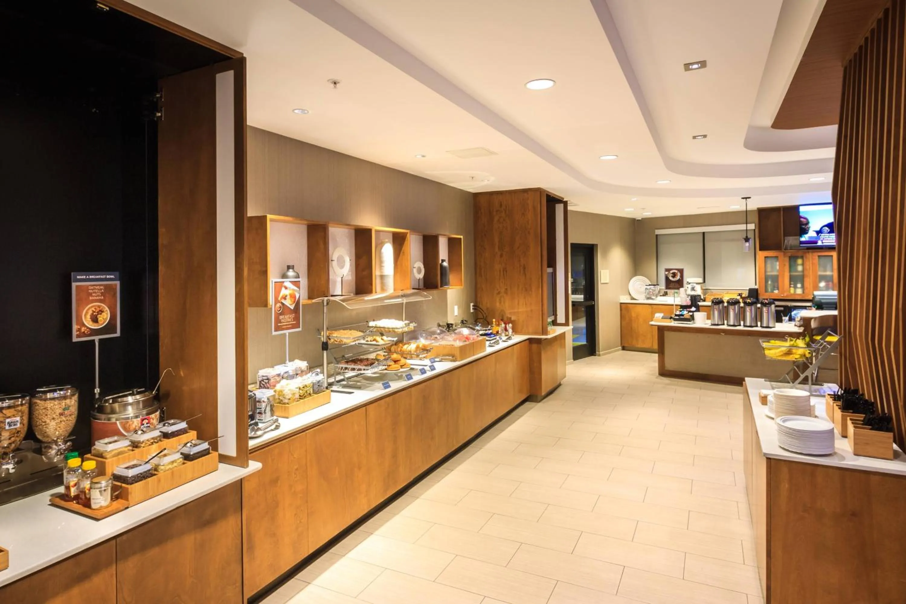 Breakfast in SpringHill Suites by Marriott The Dunes On Monterey Bay