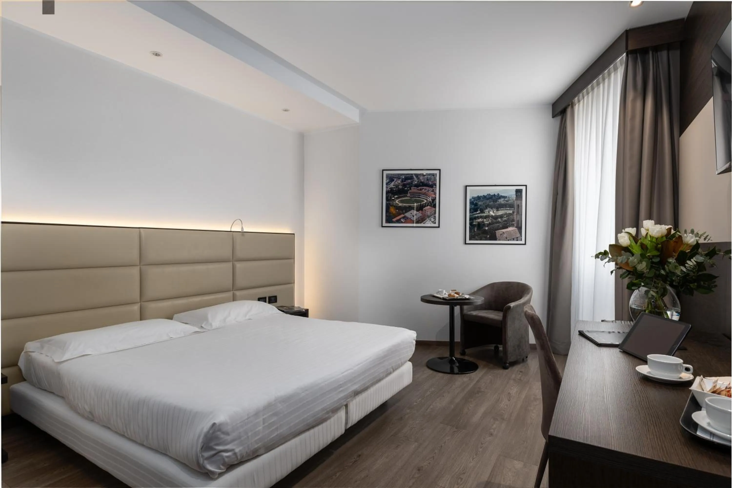 Bedroom, Bed in Hotel Minerva