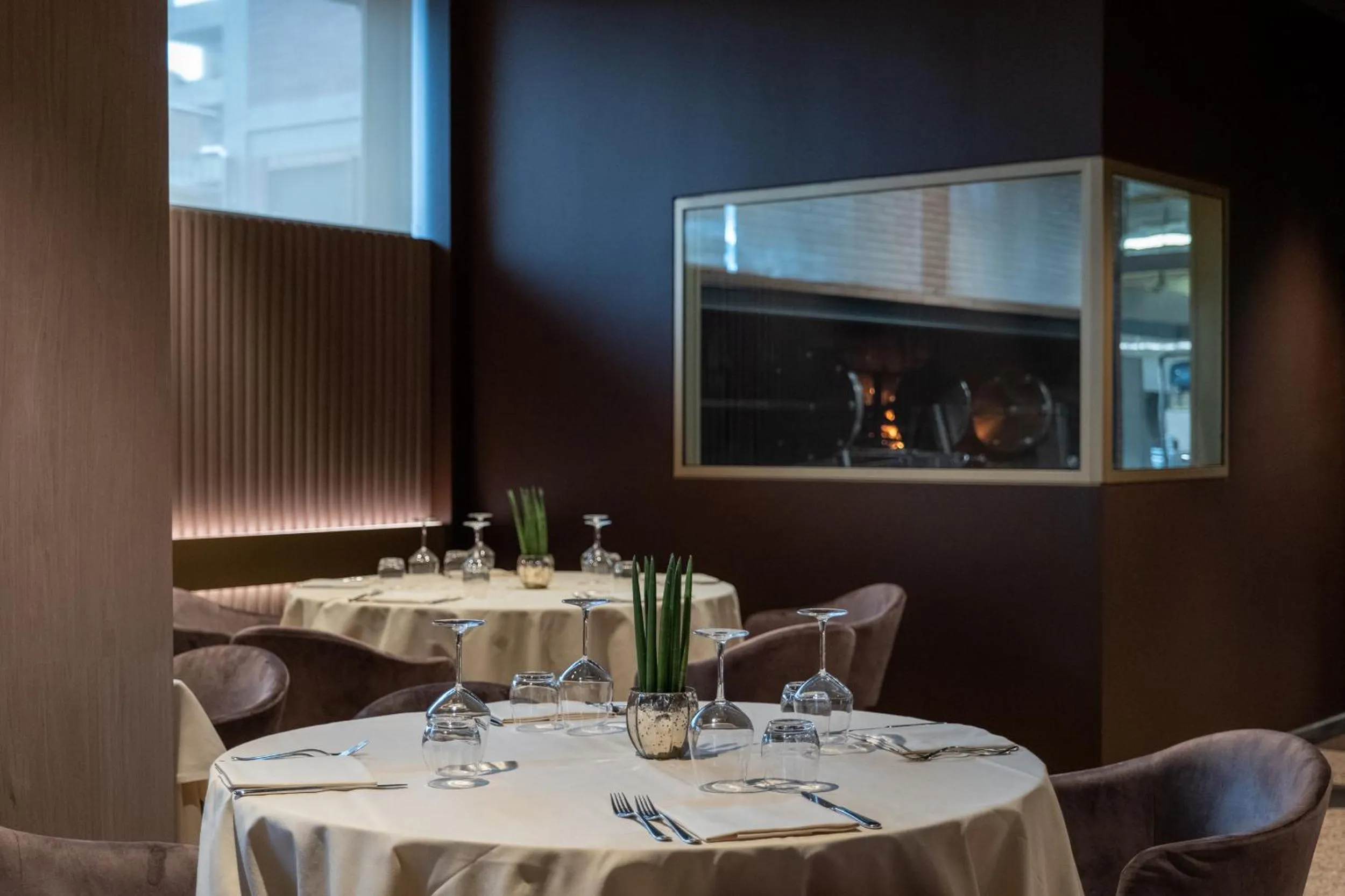 Restaurant/places to eat in Hotel Minerva