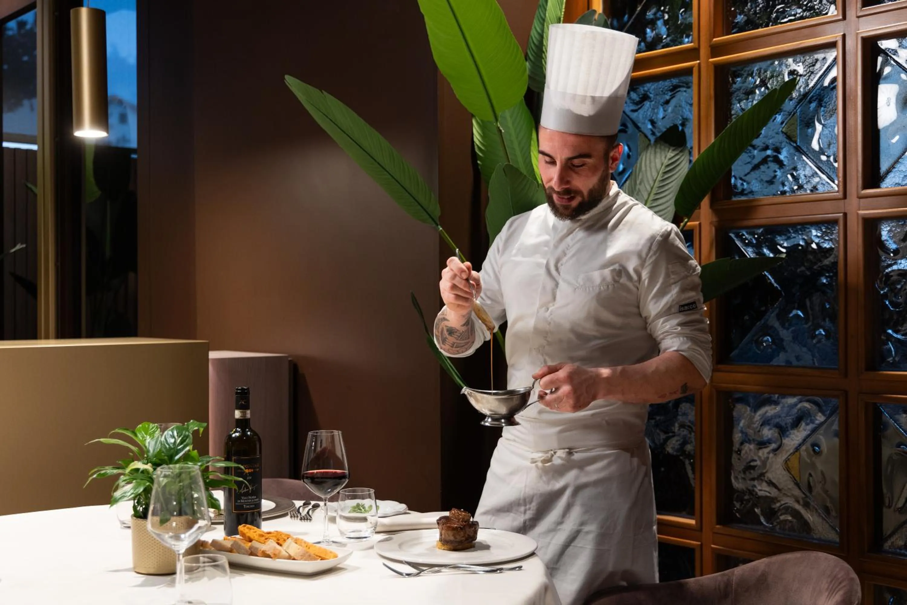 Restaurant/places to eat in Hotel Minerva