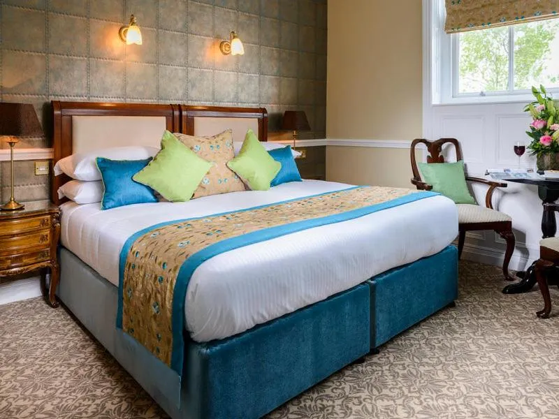 Bed in Dingle Benners Hotel