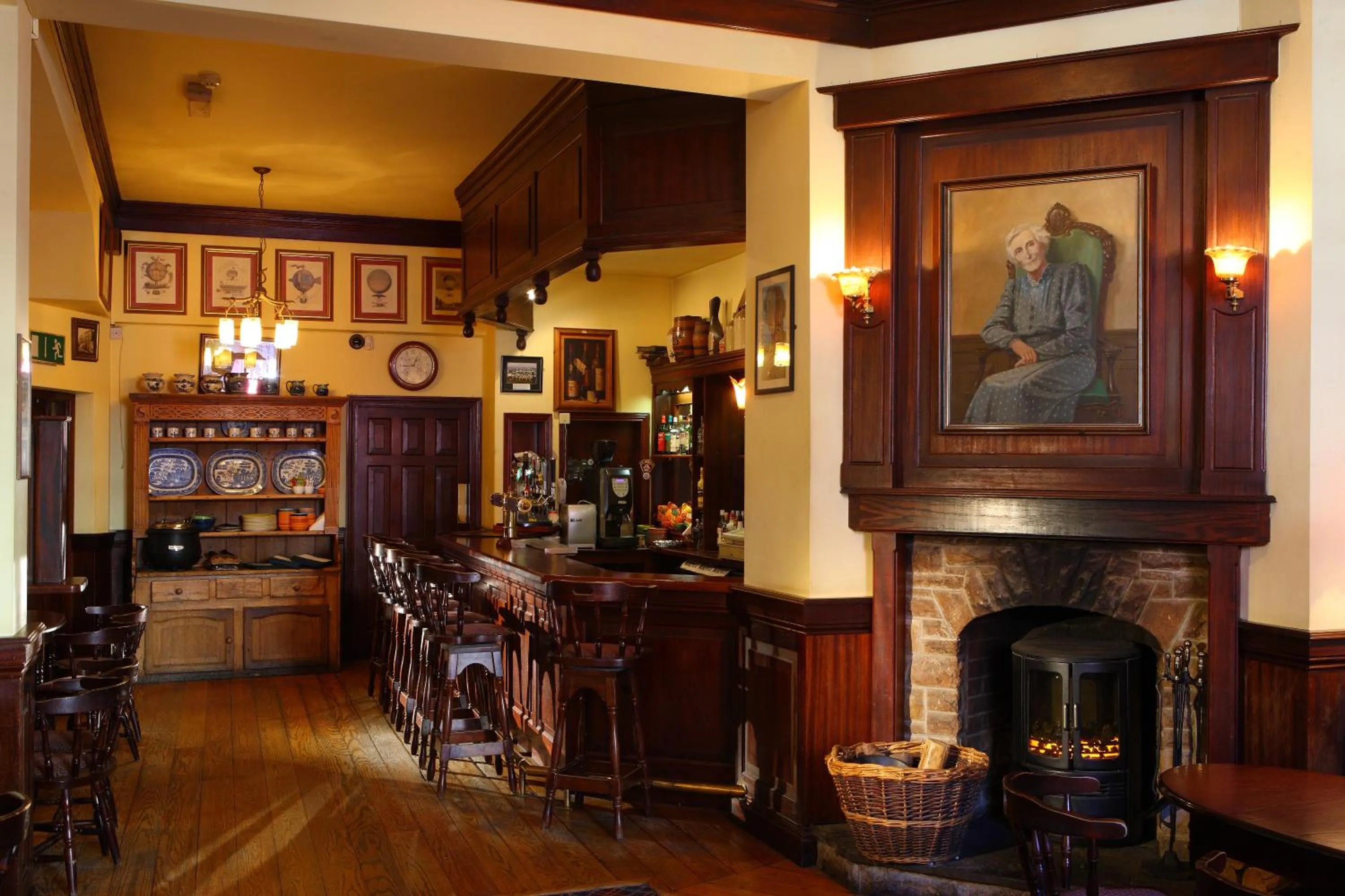 Drinks in Dingle Benners Hotel