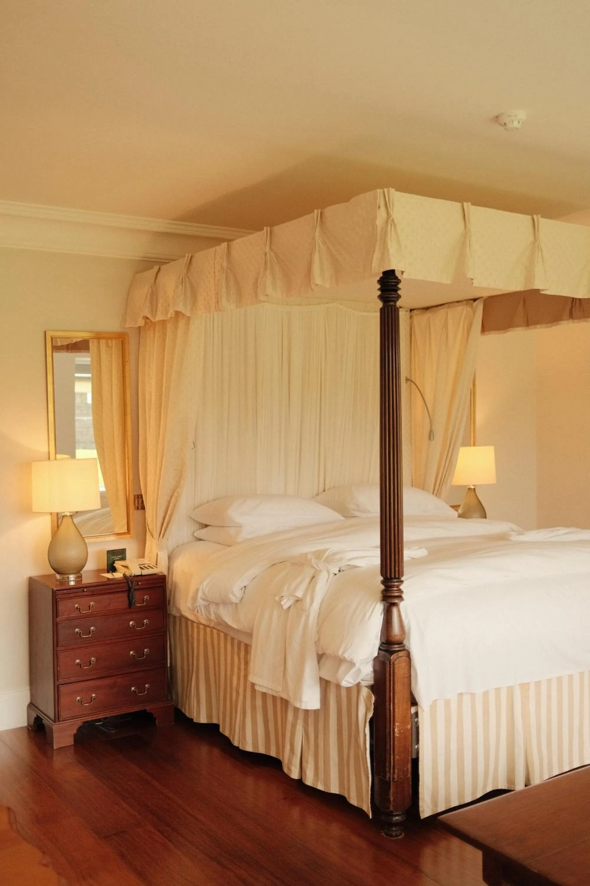 Bedroom, Bed in The Dunraven, Adare