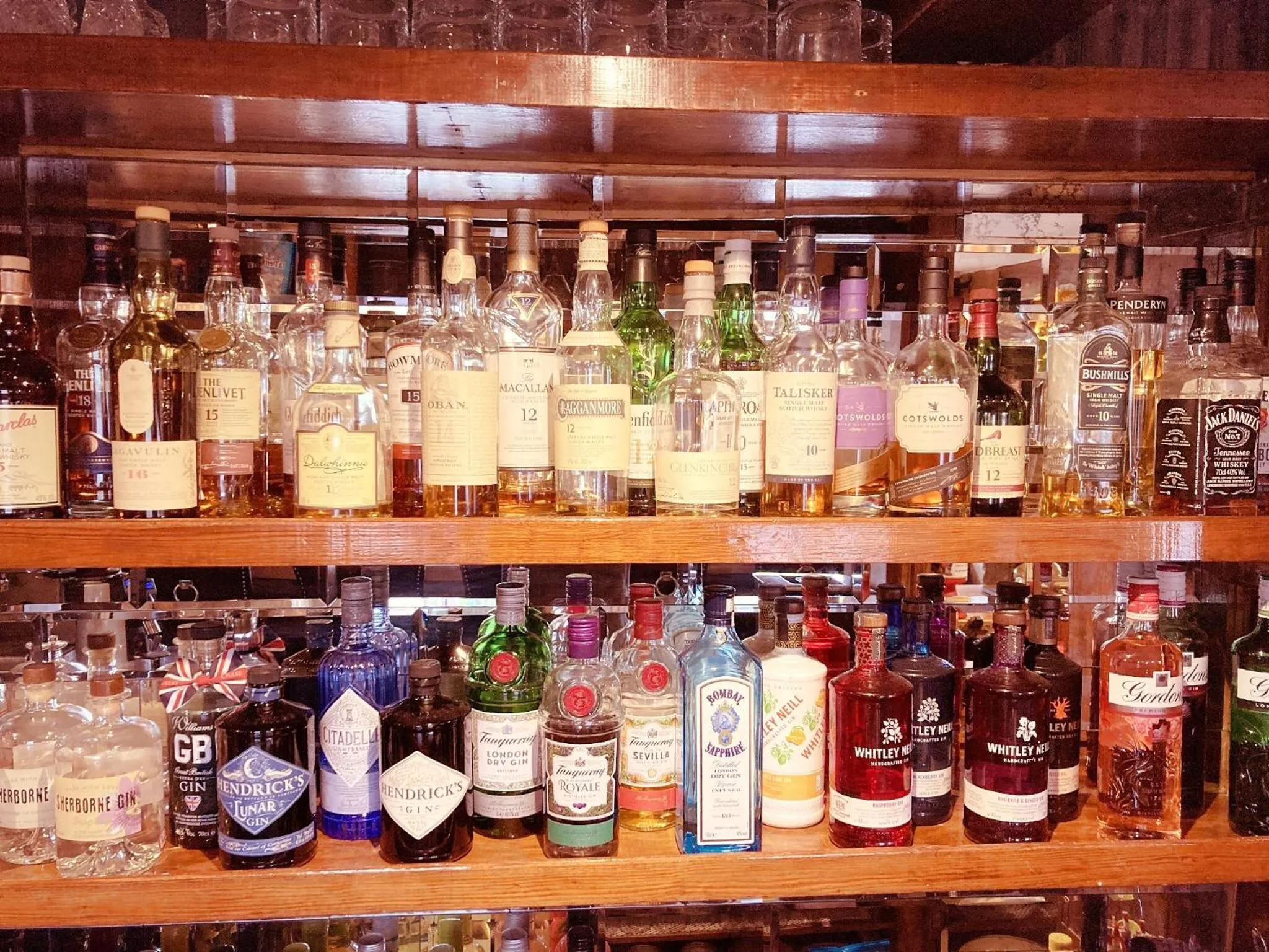 Food and drinks in Inn for All Seasons