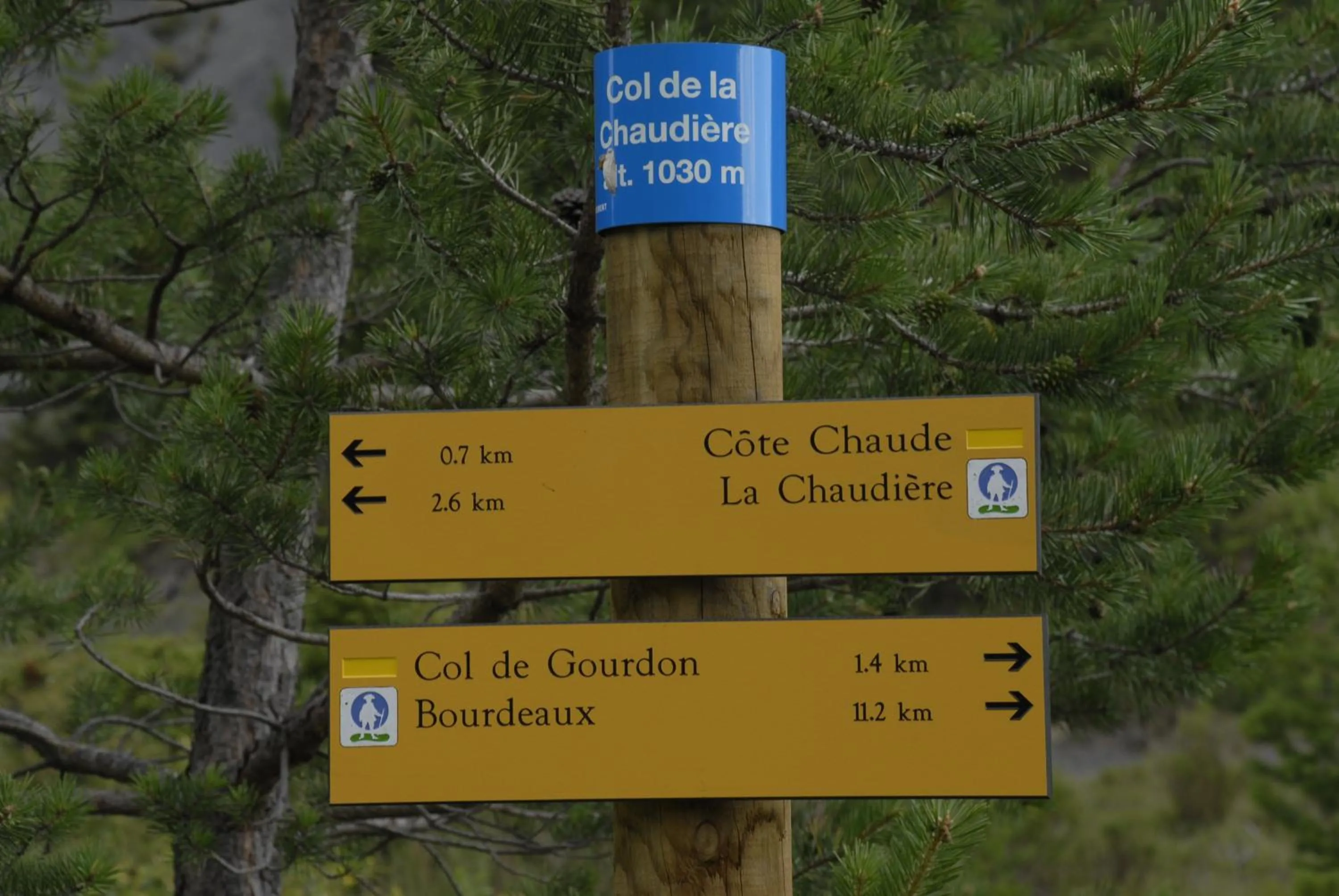 Hiking in "Le Pigeonnier" chambre d'hôte