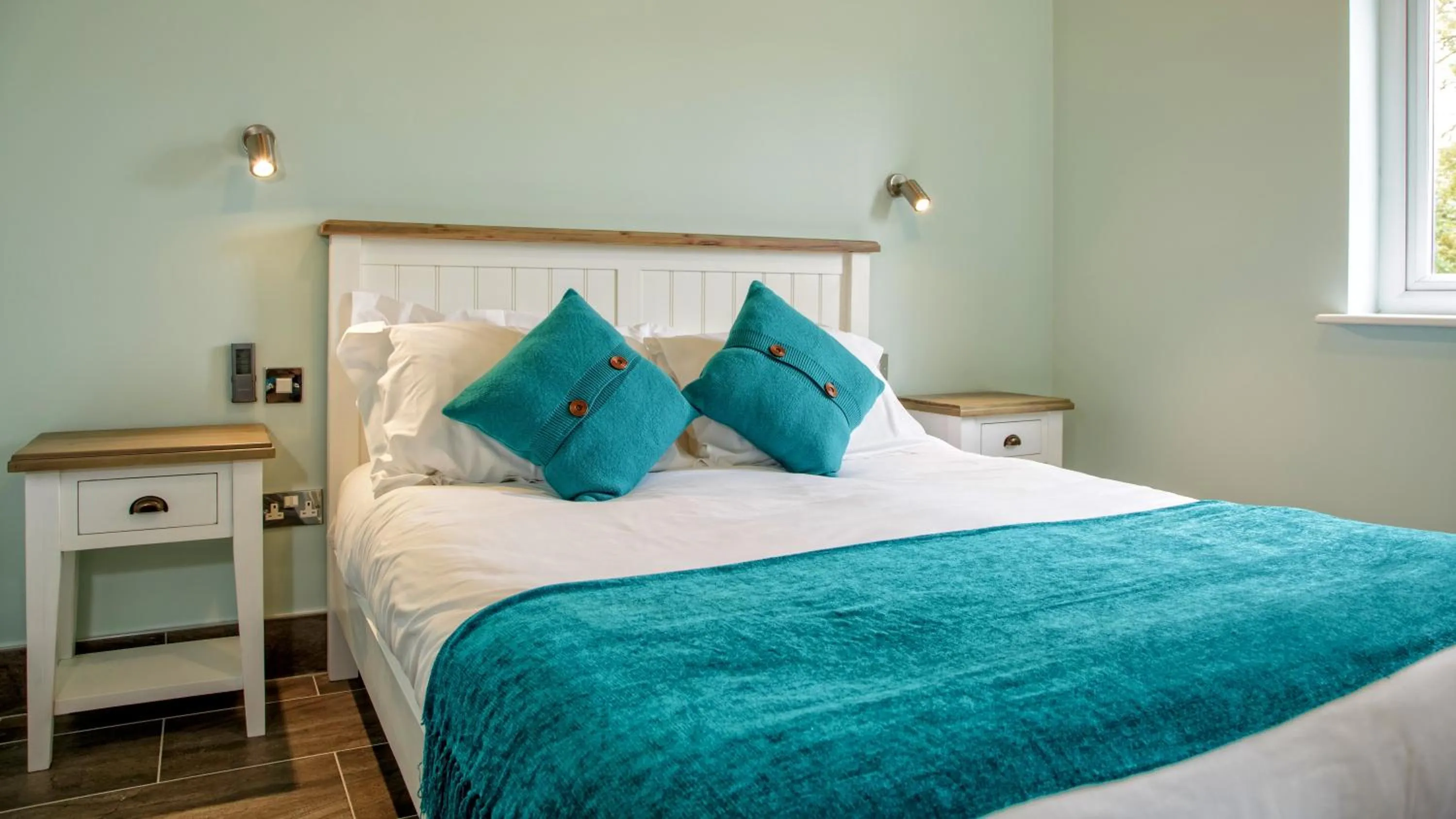 Bed in Canada Lodge and Lake