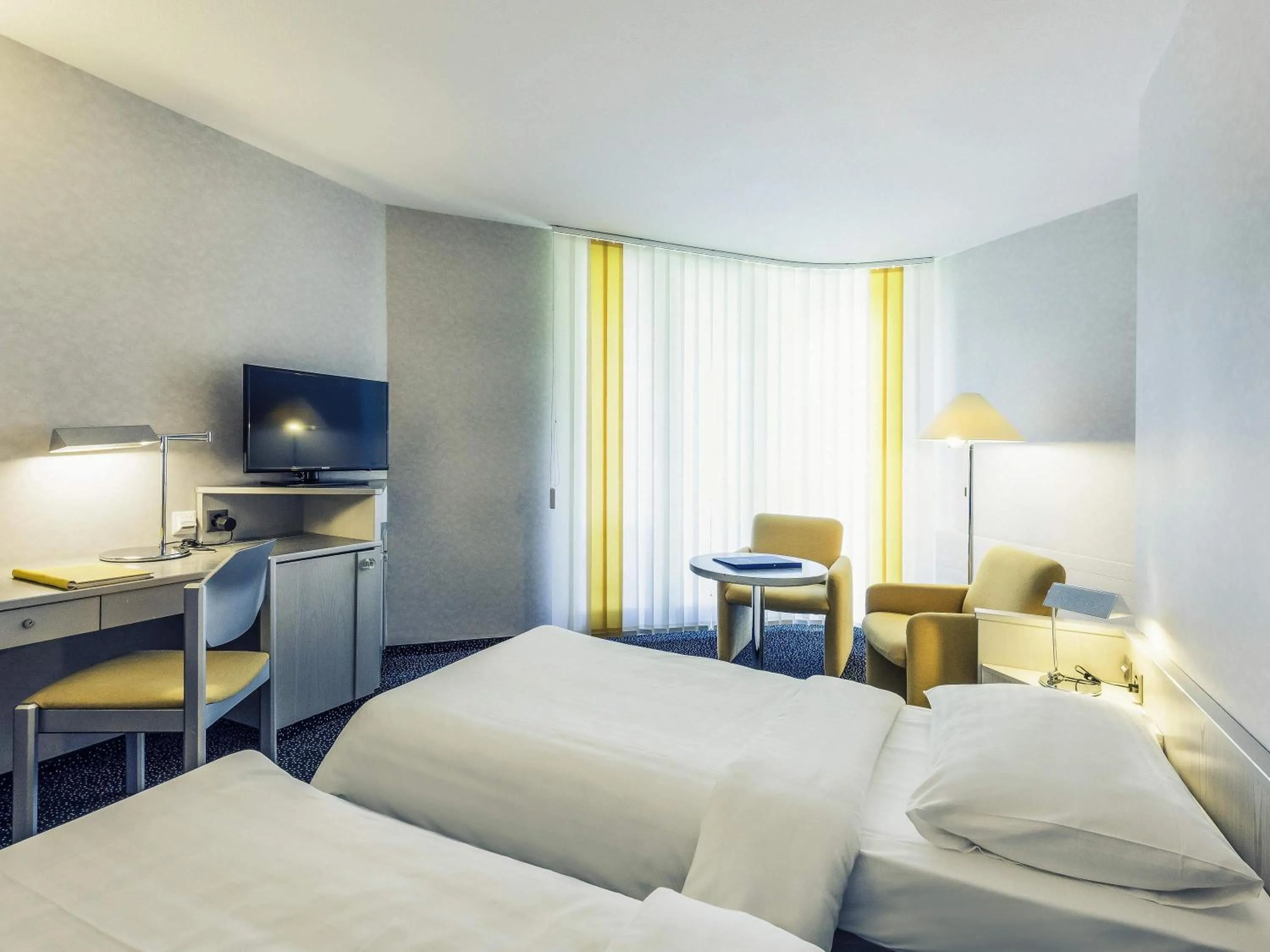 Property building, Bed in Mercure Lenzburg Krone